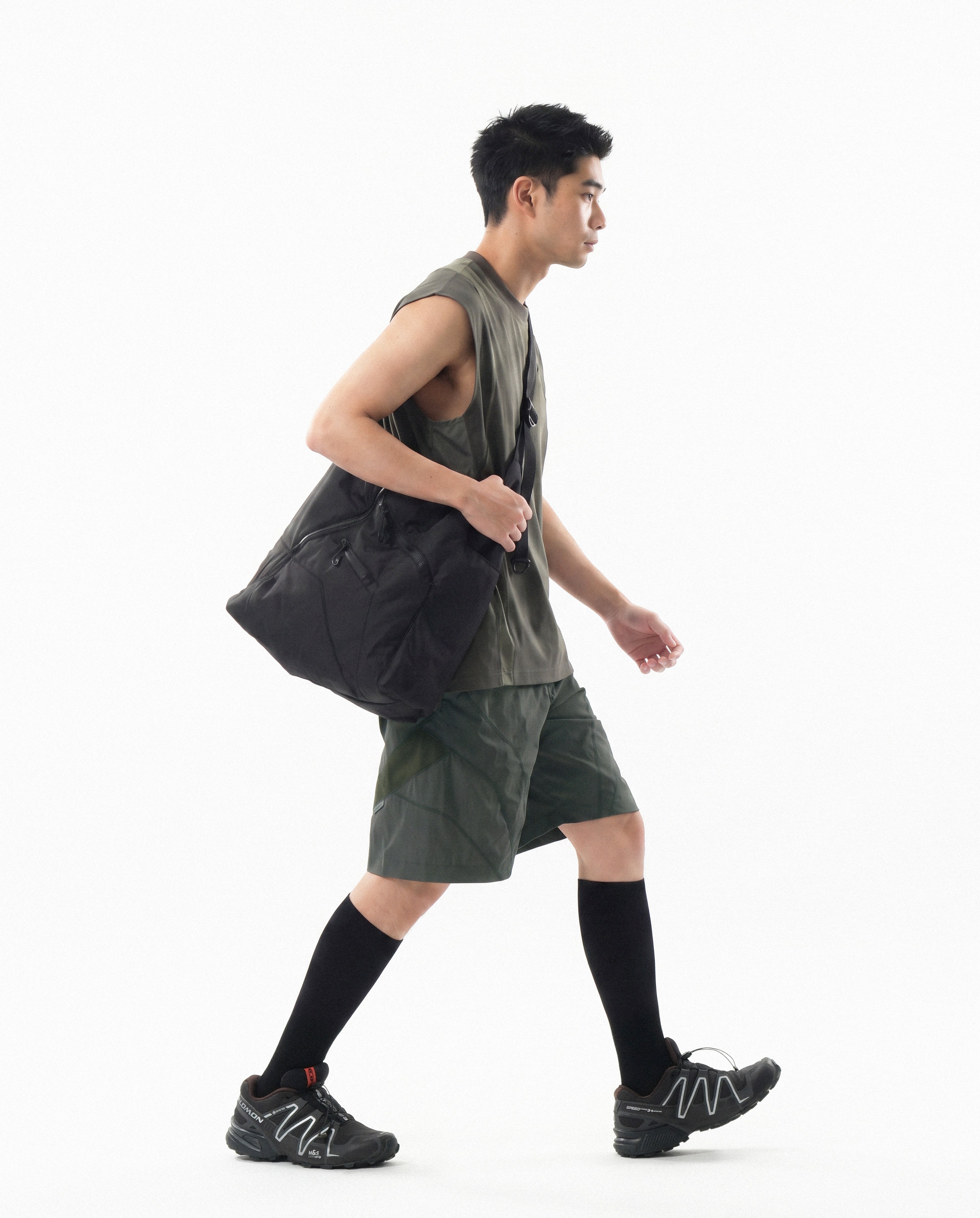S26-S2-B / Flow Sling Bag (Black)