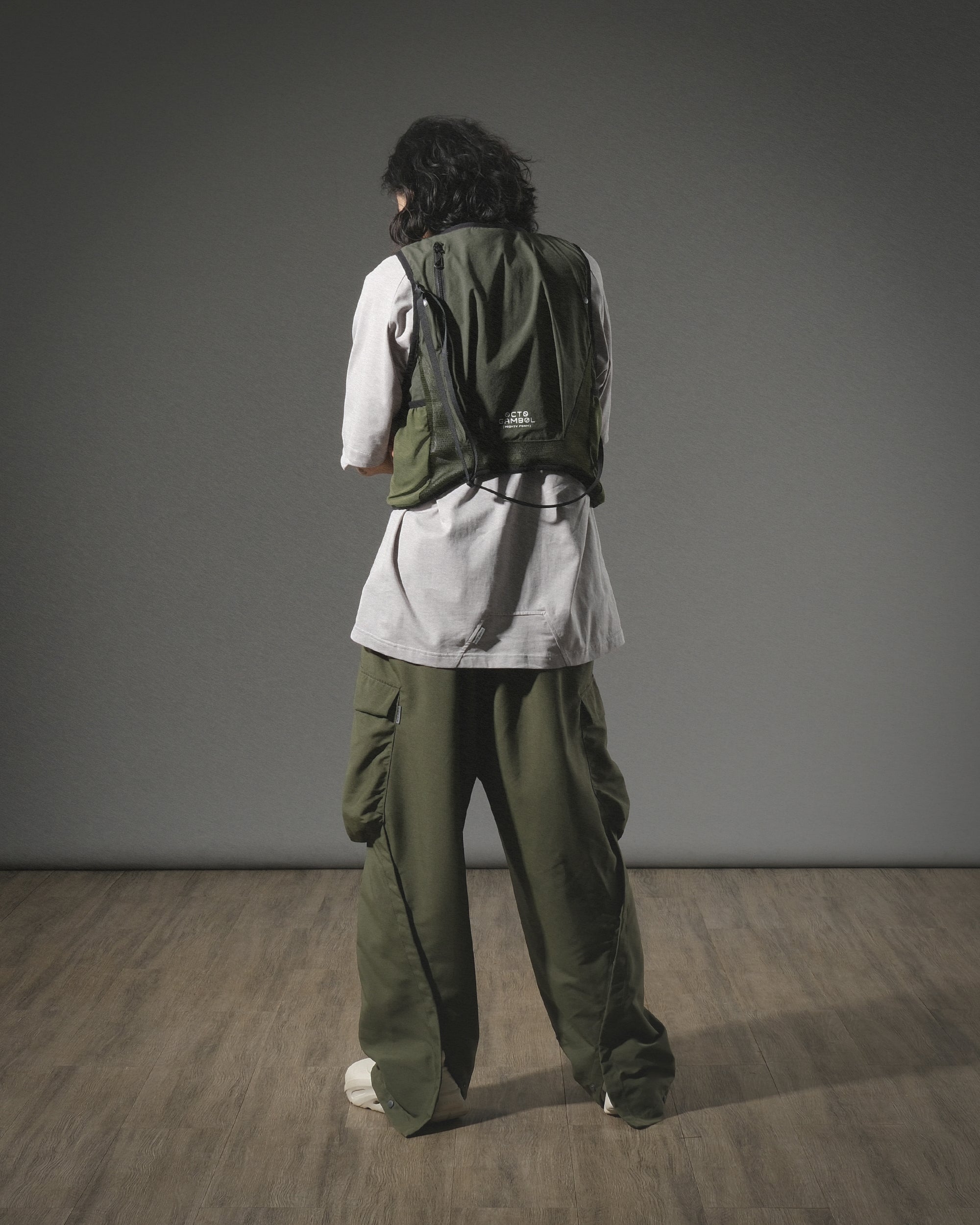 S24  / 18 —  O-03  Maneuverable Mighty Form Vest (Green)