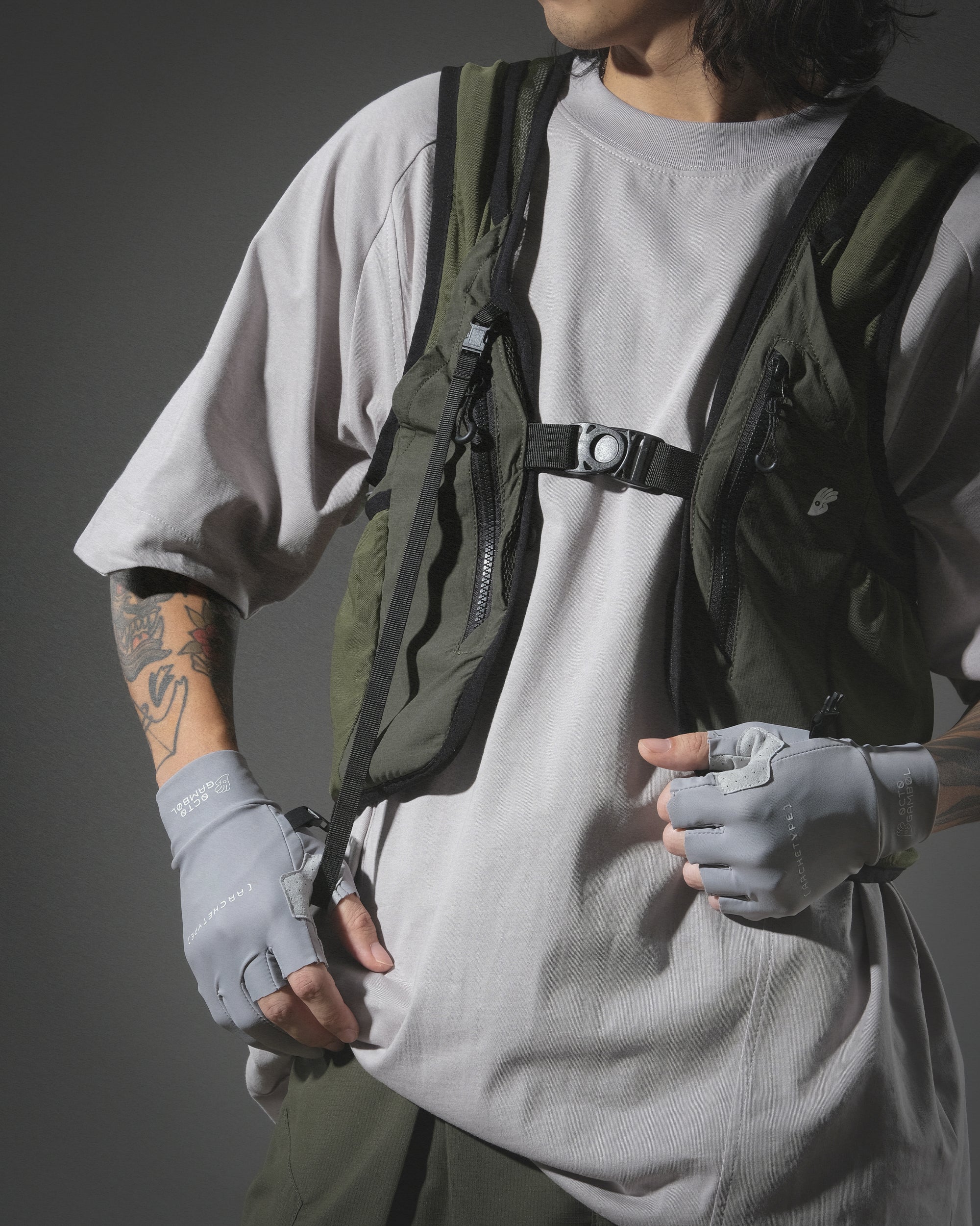 S24  / 18 —  O-03  Maneuverable Mighty Form Vest (Green)