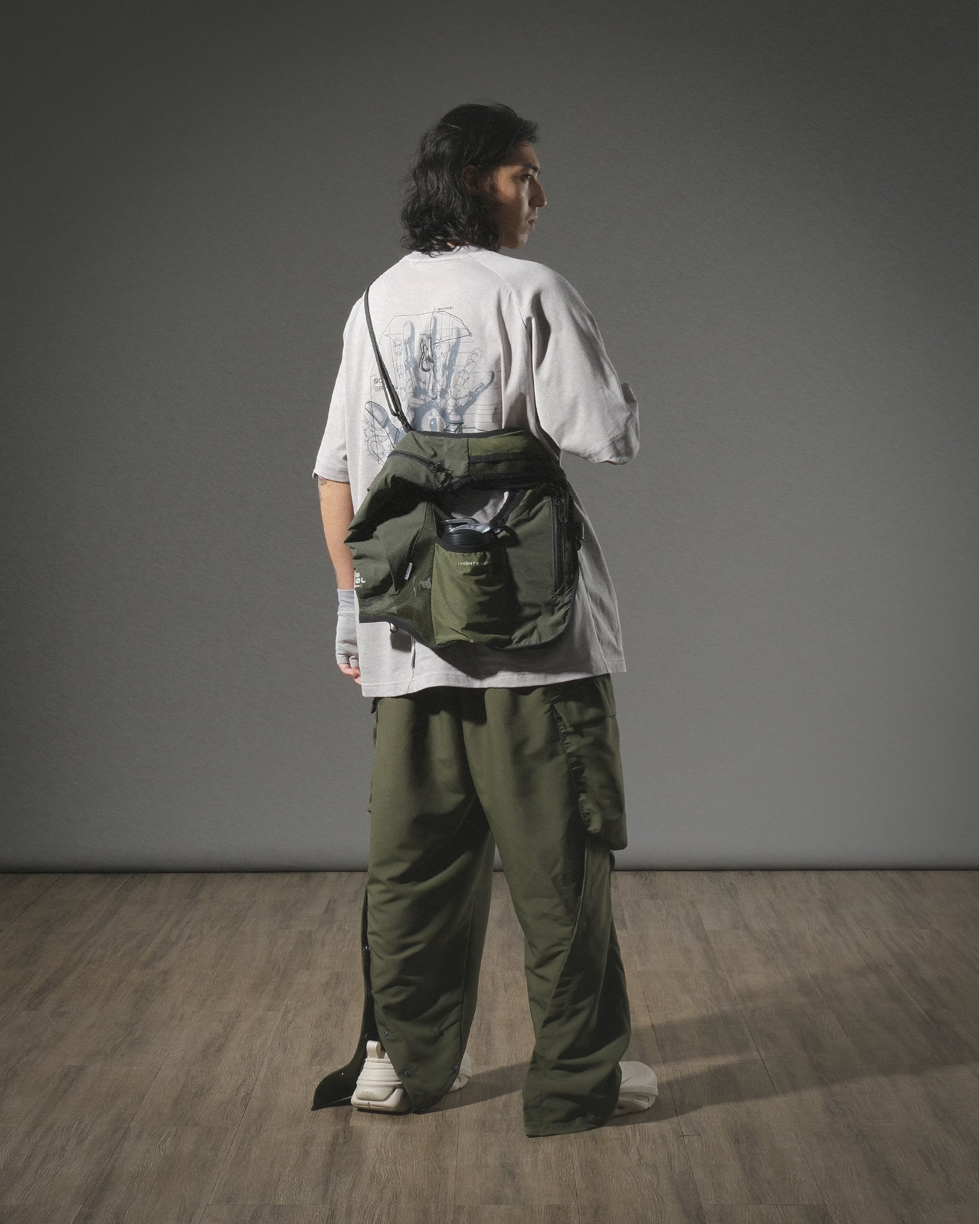 S24  / 18 —  O-03  Maneuverable Mighty Form Vest (Green)