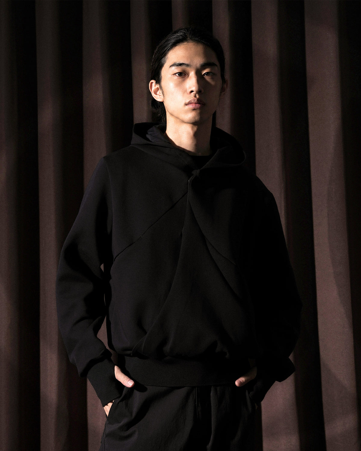 A26-SD1-H / Layered Arc Hoodie (Black)