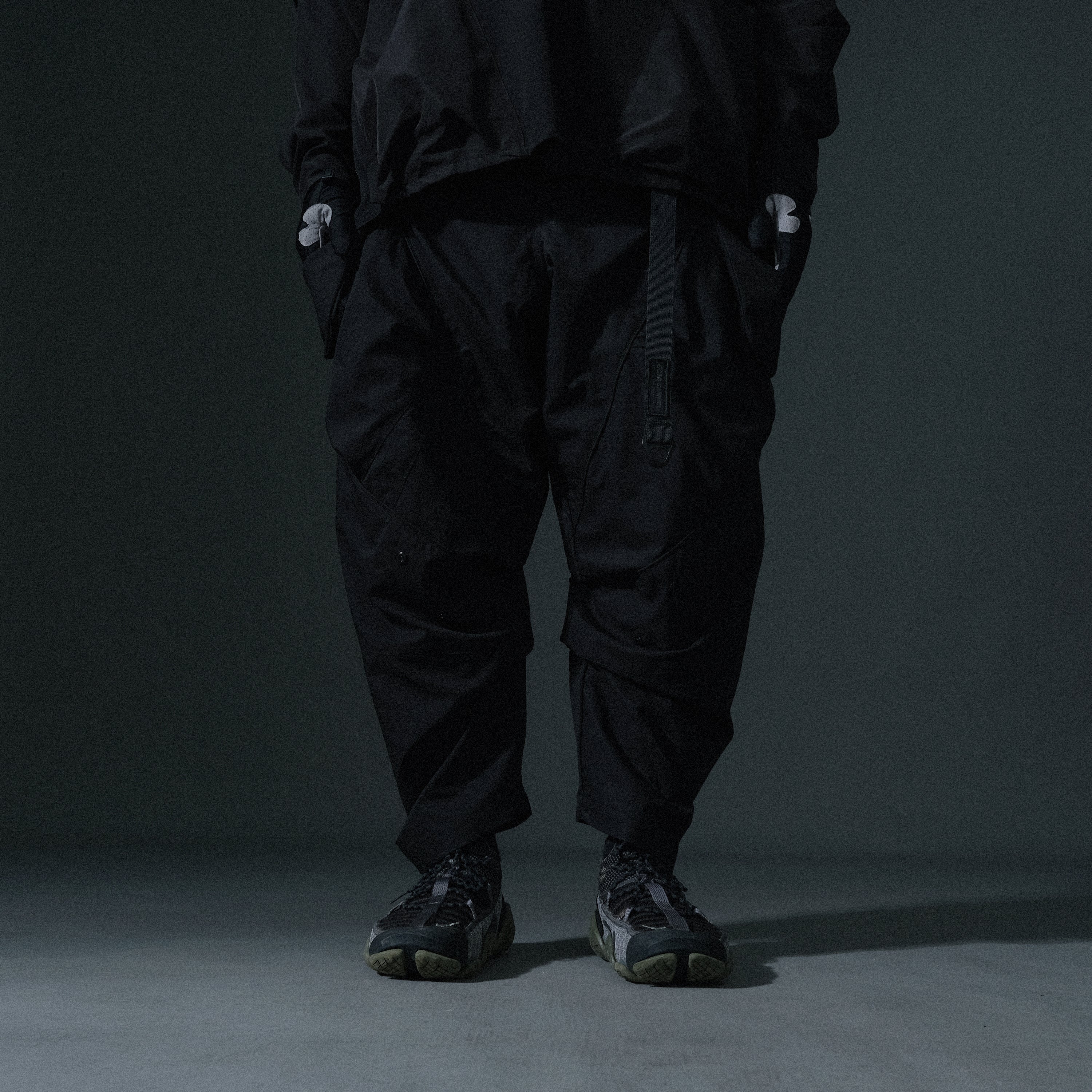 SS23 / 06 —  P23-127 Transform Orb Pants  (Black)