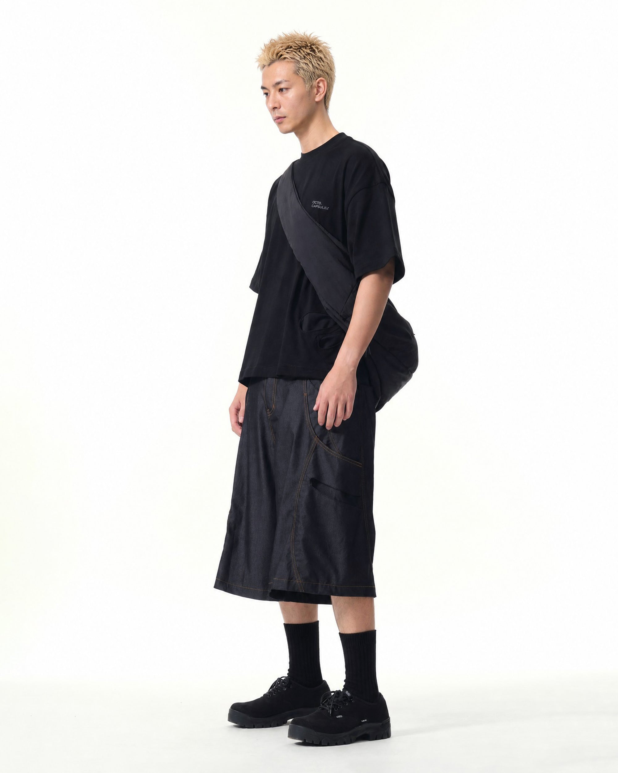 S26-C2-B / Offset Void Crescent Bag (Black)