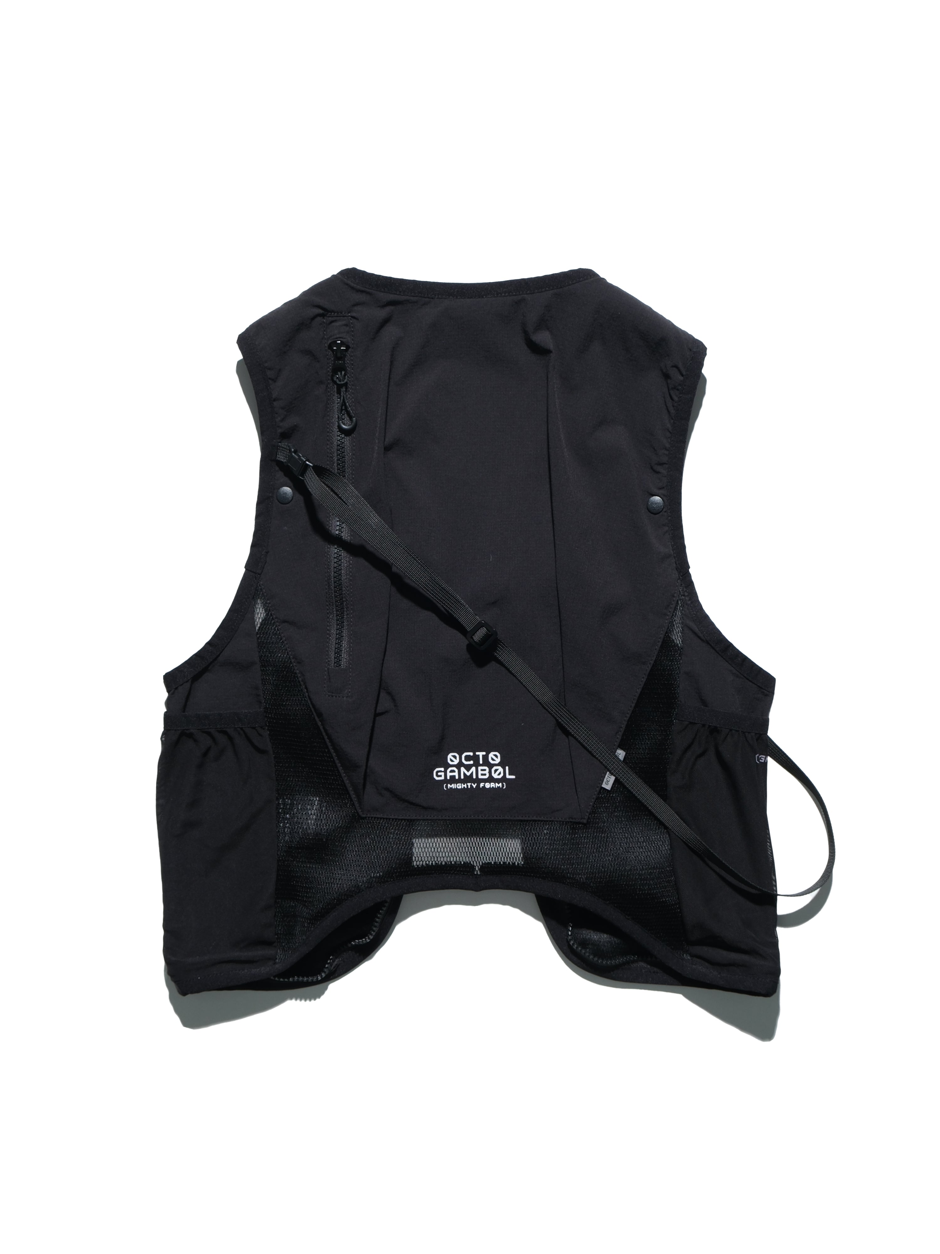 S24  / 18 —  O-03  Maneuverable Mighty Form Vest (Black)