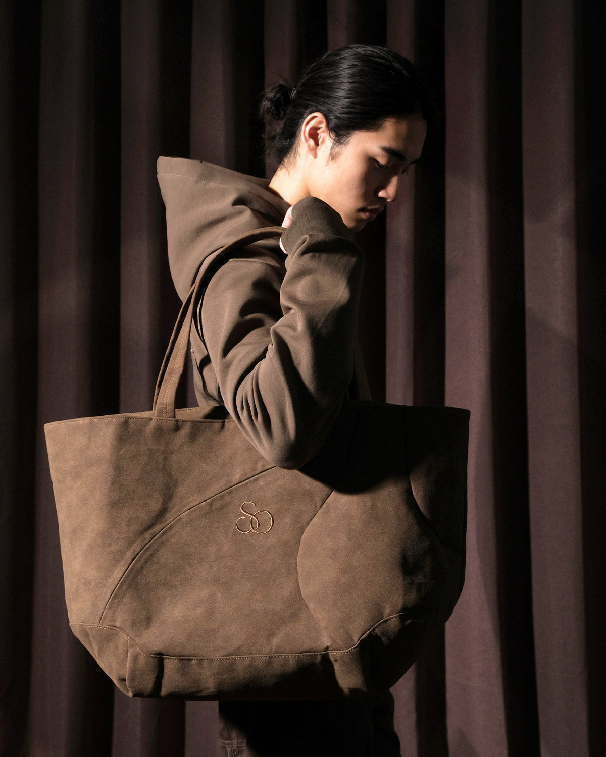 A26-SD1-B  / Curved Panel Tote Bag (Brown)