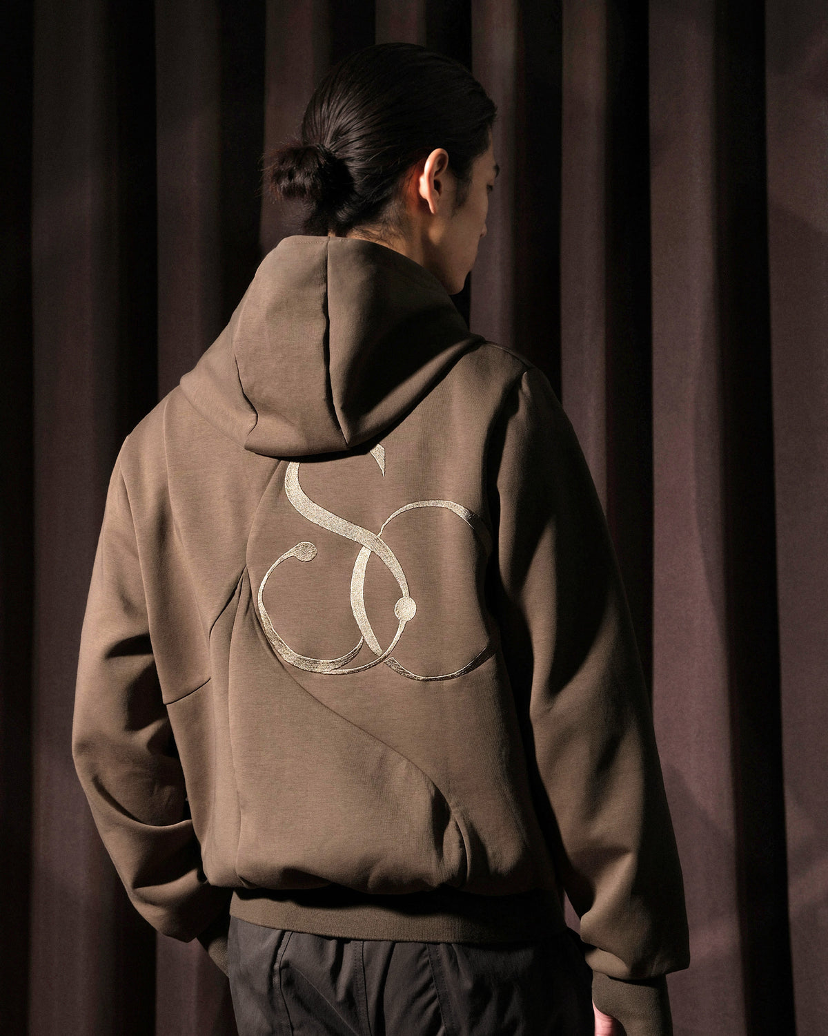A26-SD1-H / Layered Arc Hoodie (Brown)