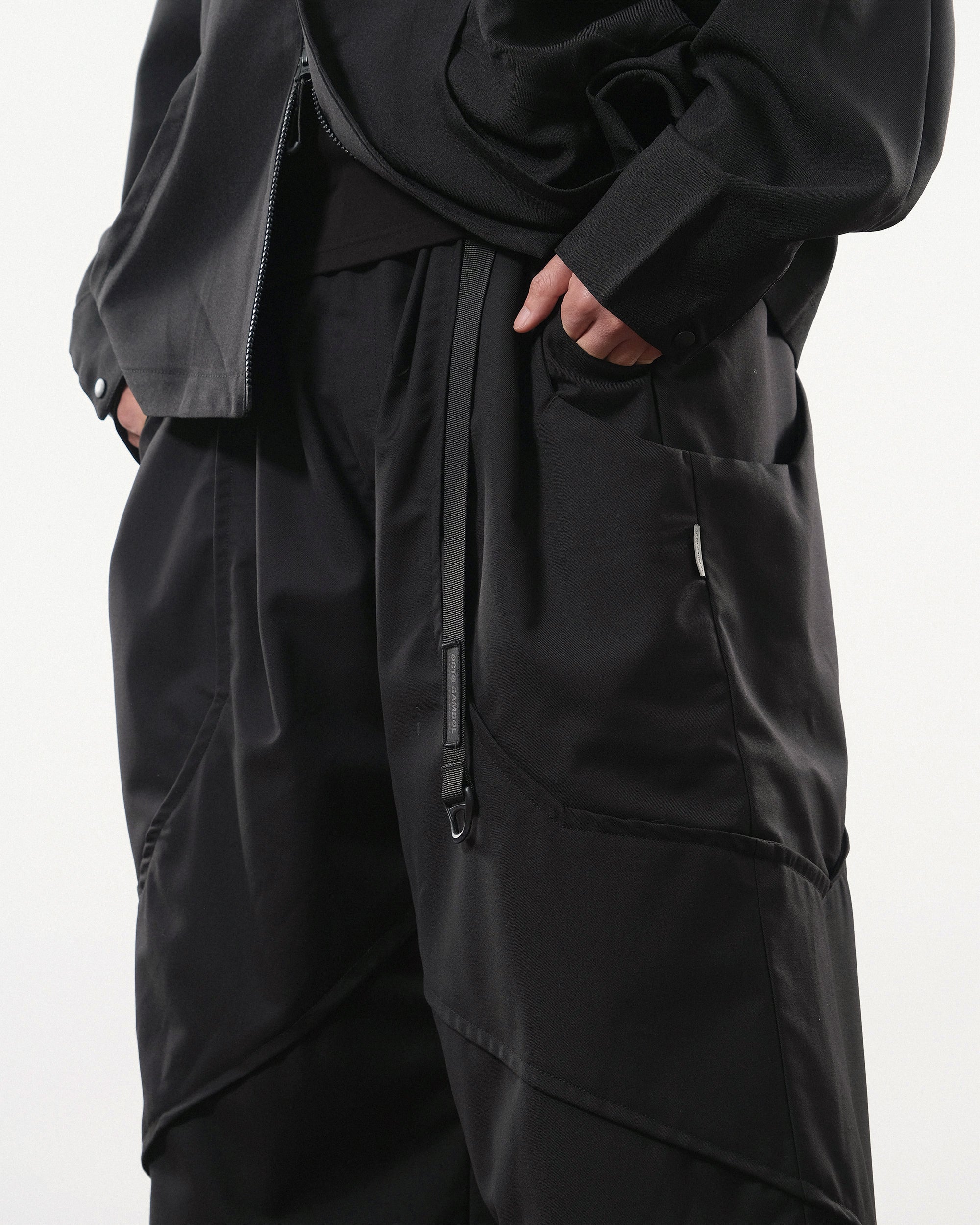 A25-P-03 Access Arc Pants (Black)