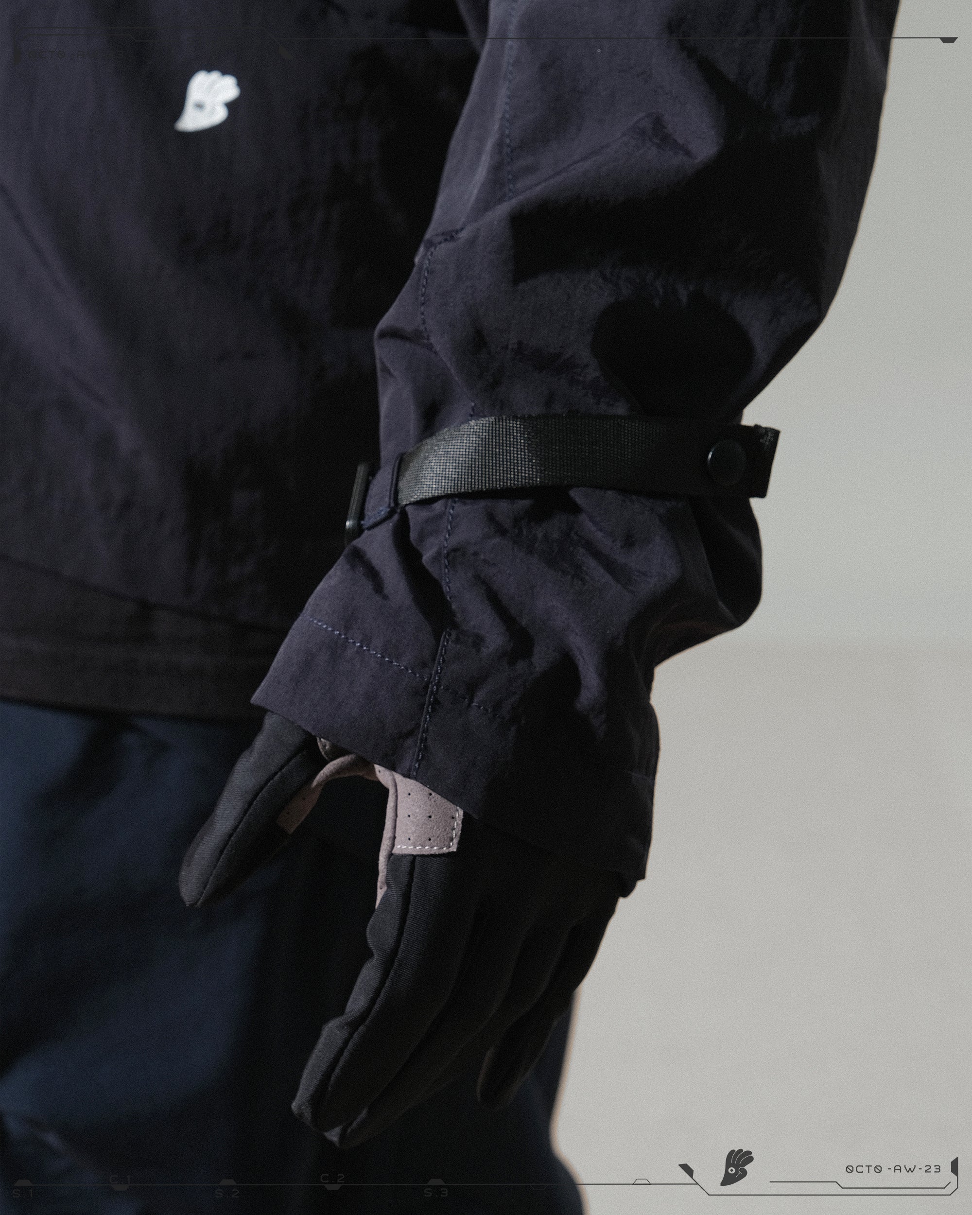 AW23 / 10 — T23-076  Detachable Mighty form Windbreaker (Navy)