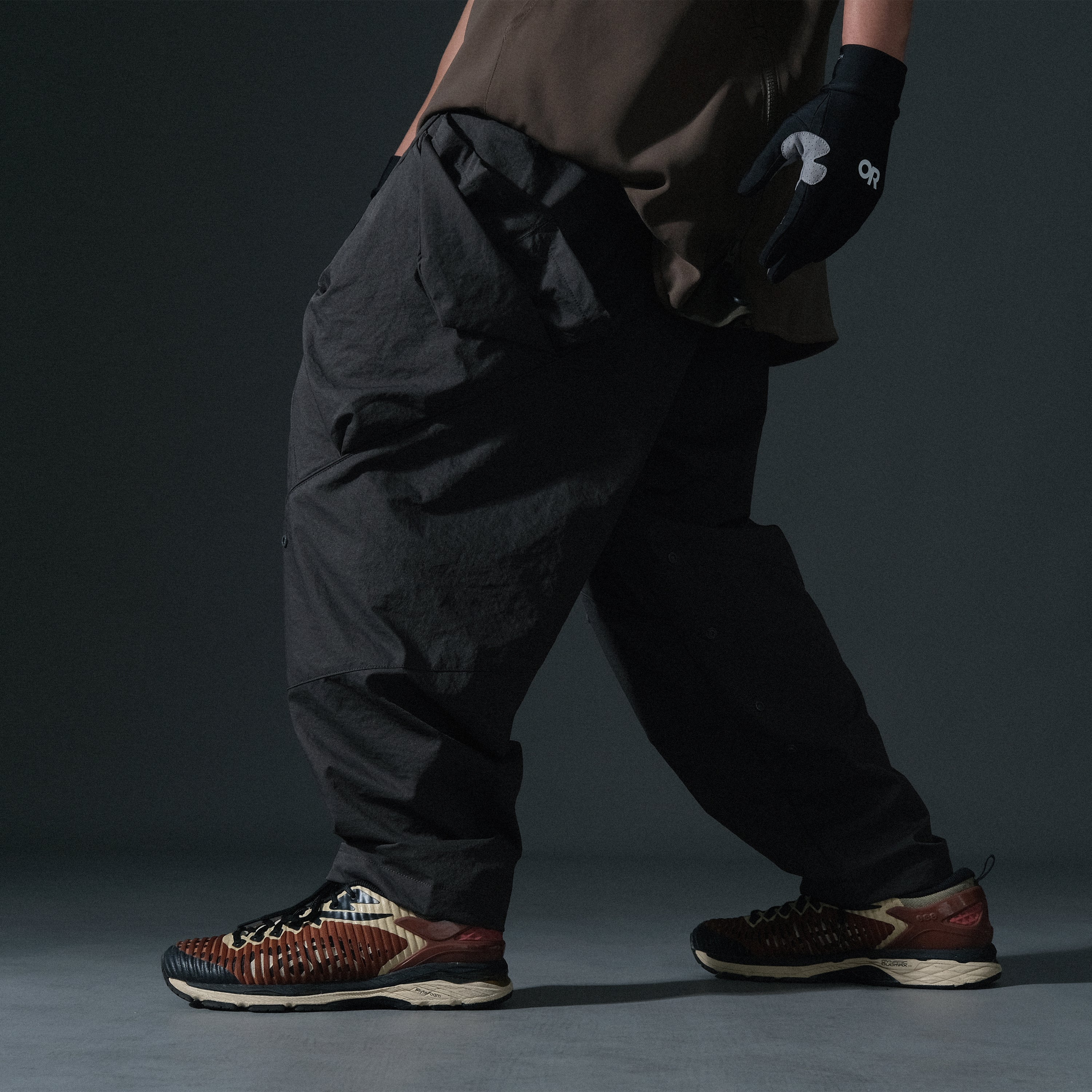 SS23 / 06 —  P23-127 Transform Orb Pants  (Gauntlet Green)
