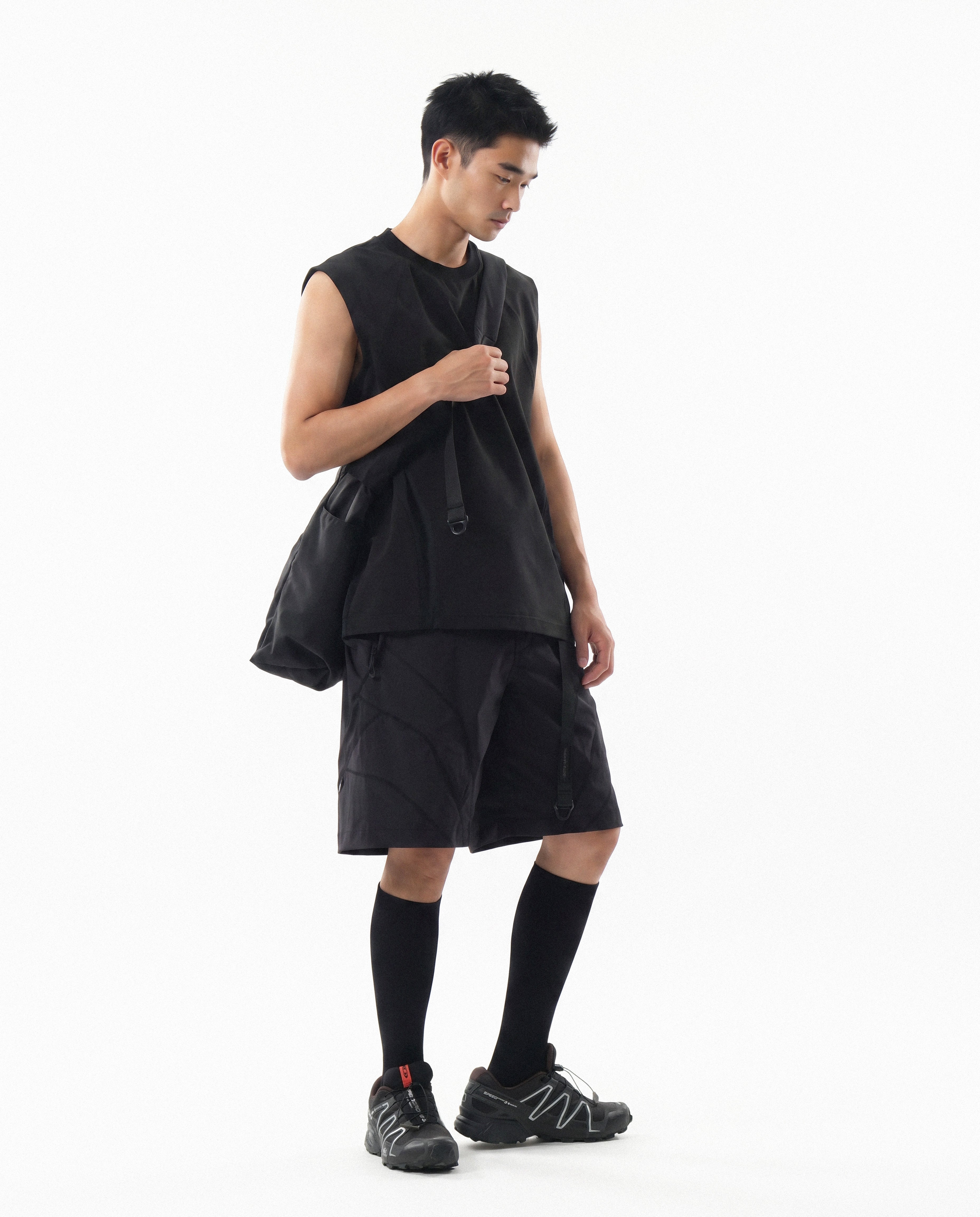 S26-S2-B / Flow Sling Bag (Black)