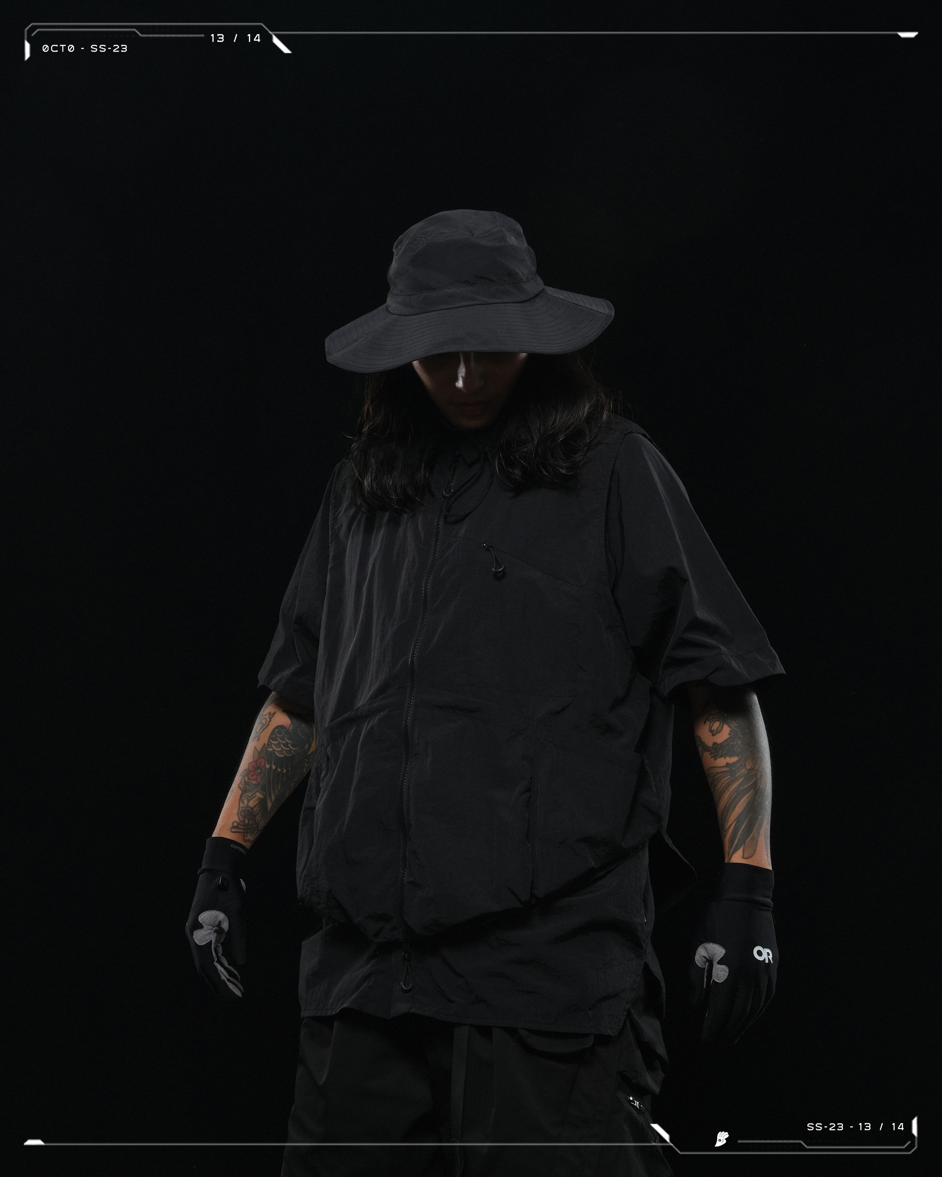 SS23 / 13 — T23-072 All-in-one Vest Shirt (Black)
