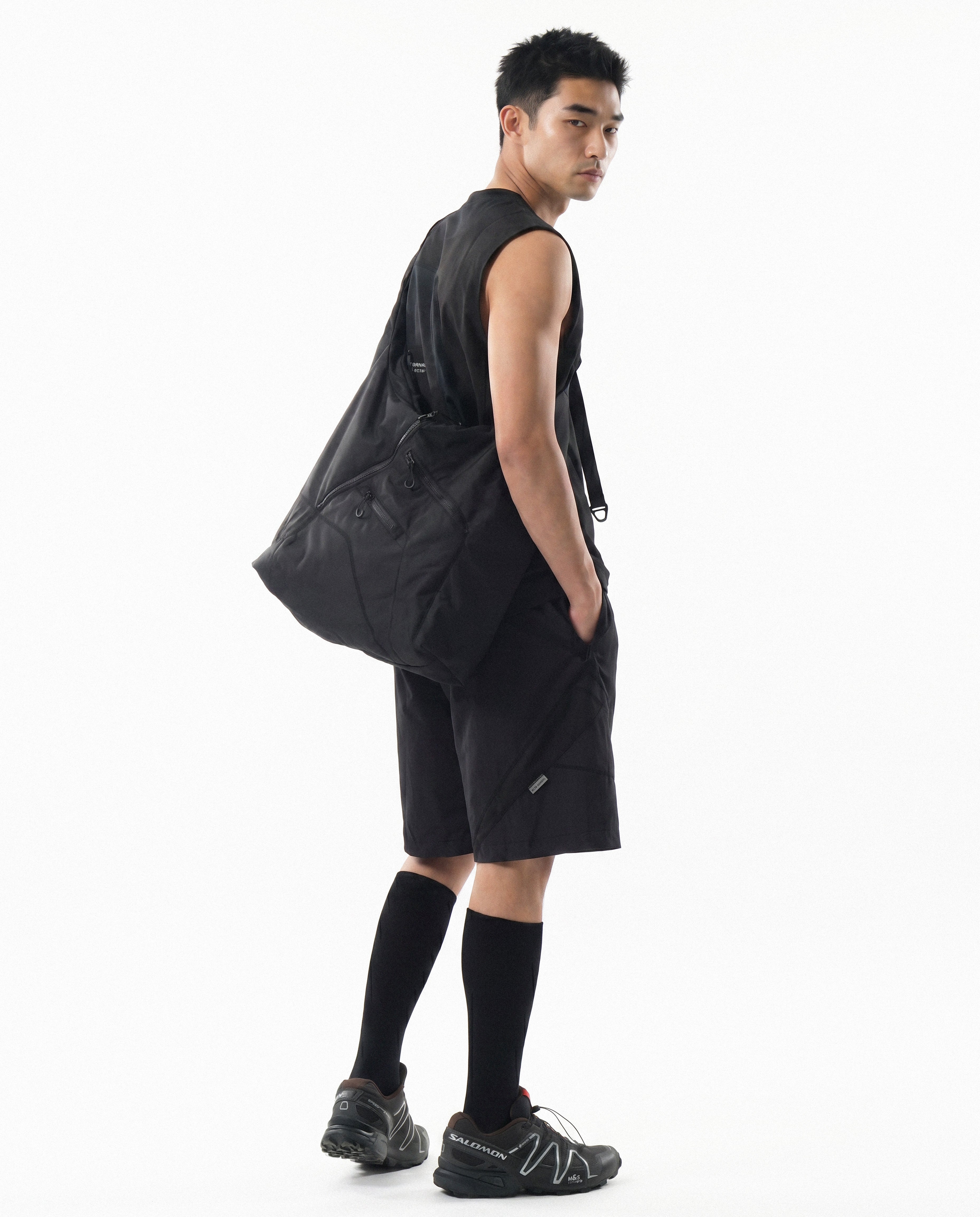 S26-S2-B / Flow Sling Bag (Black)