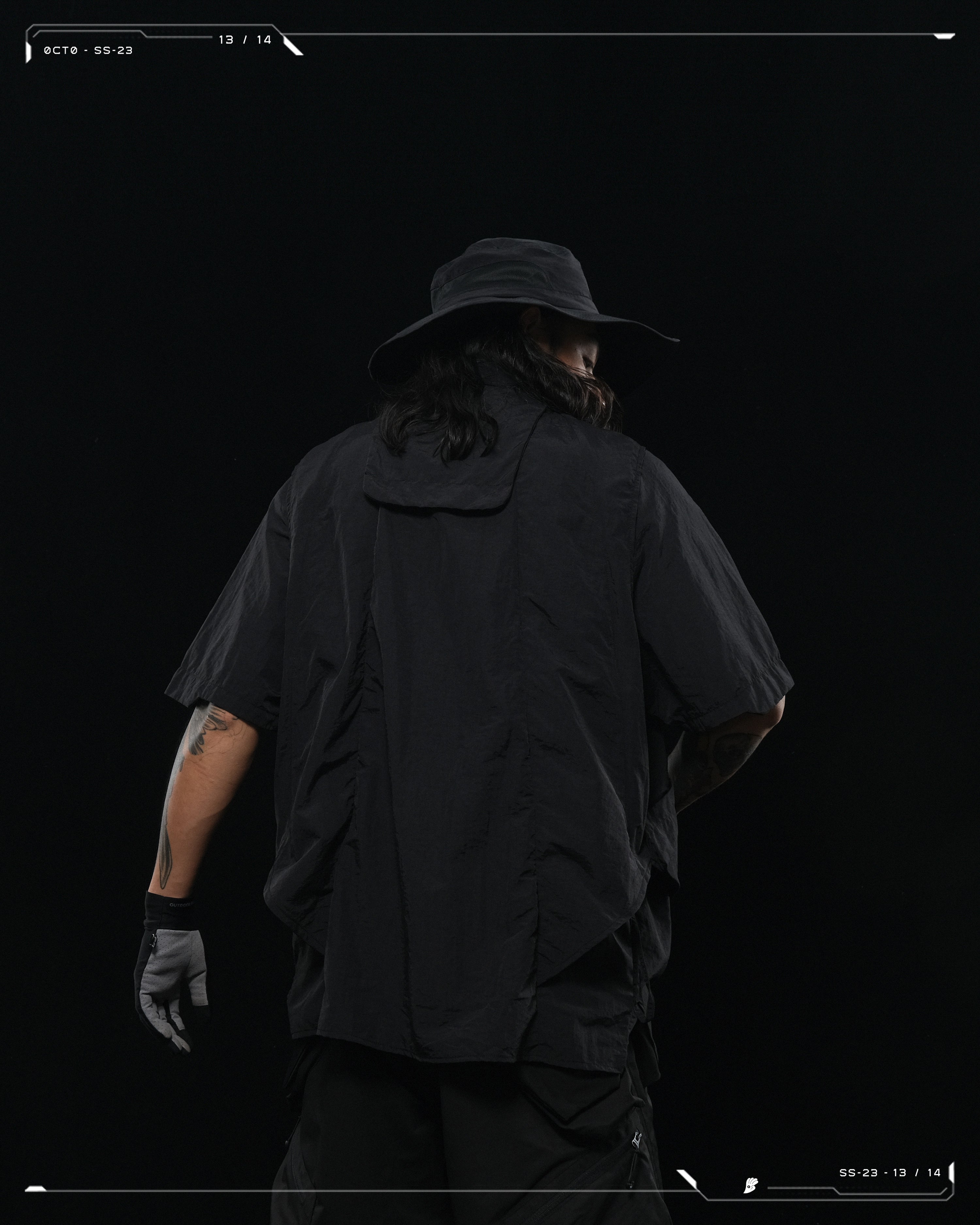 SS23 / 13 — T23-072 All-in-one Vest Shirt (Black)
