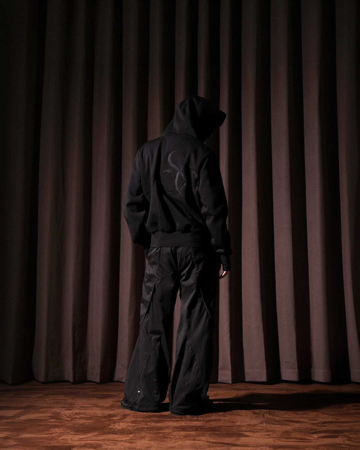 A26-SD1-H / Layered Arc Hoodie (Black)
