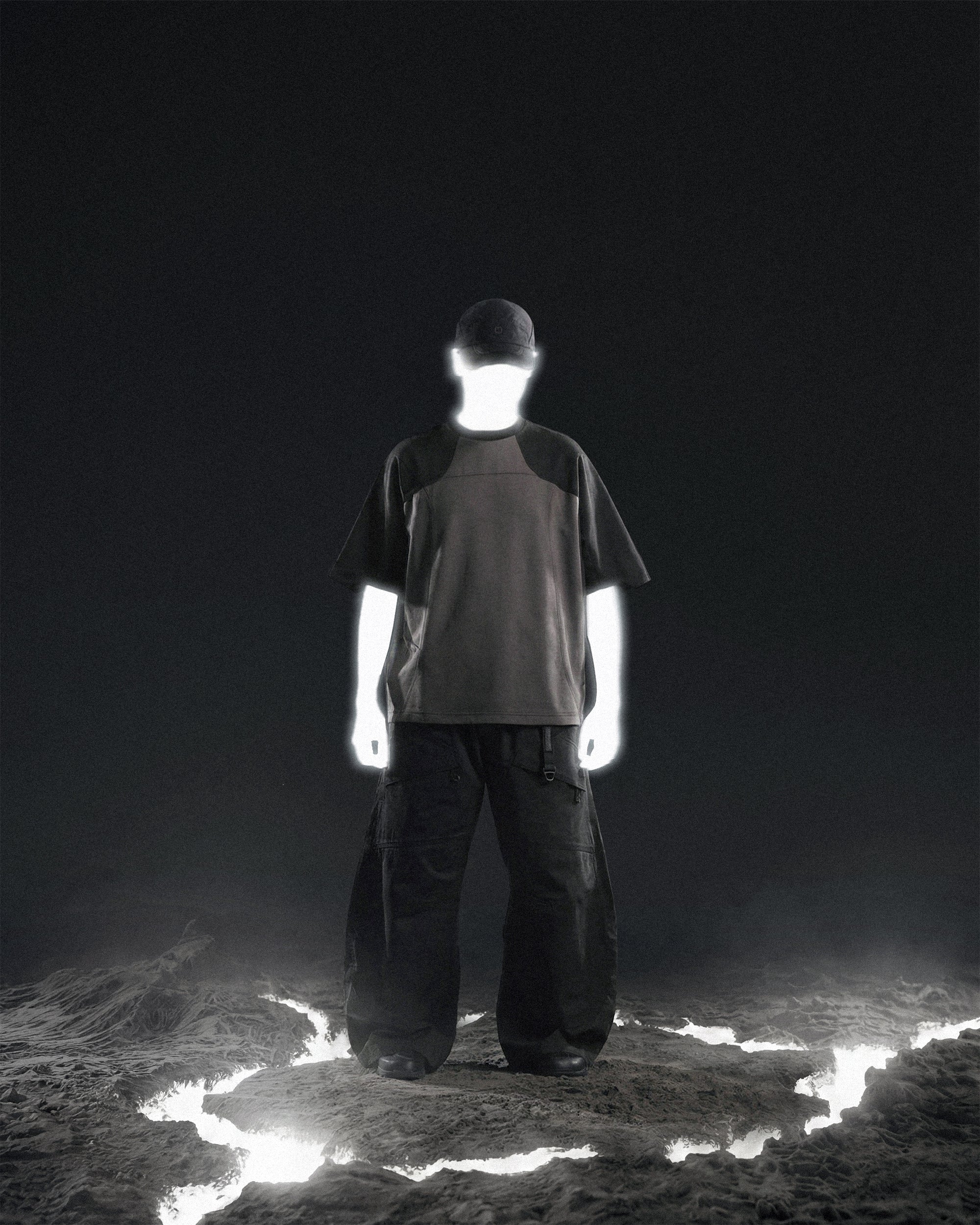 S26-PR-T2 / Panelled Light Tee (Black)