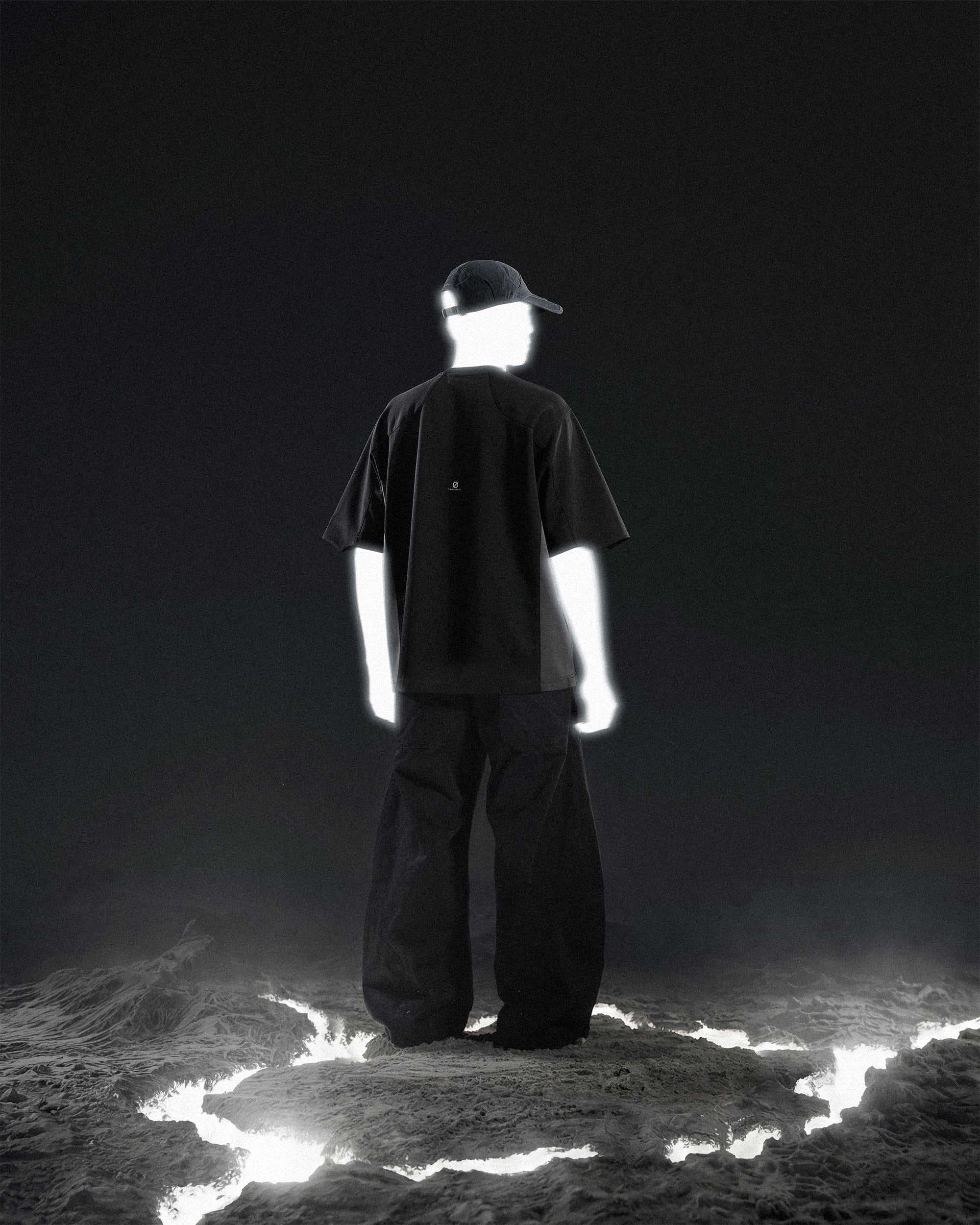 S26-PR-T2 / Panelled Light Tee (Black)