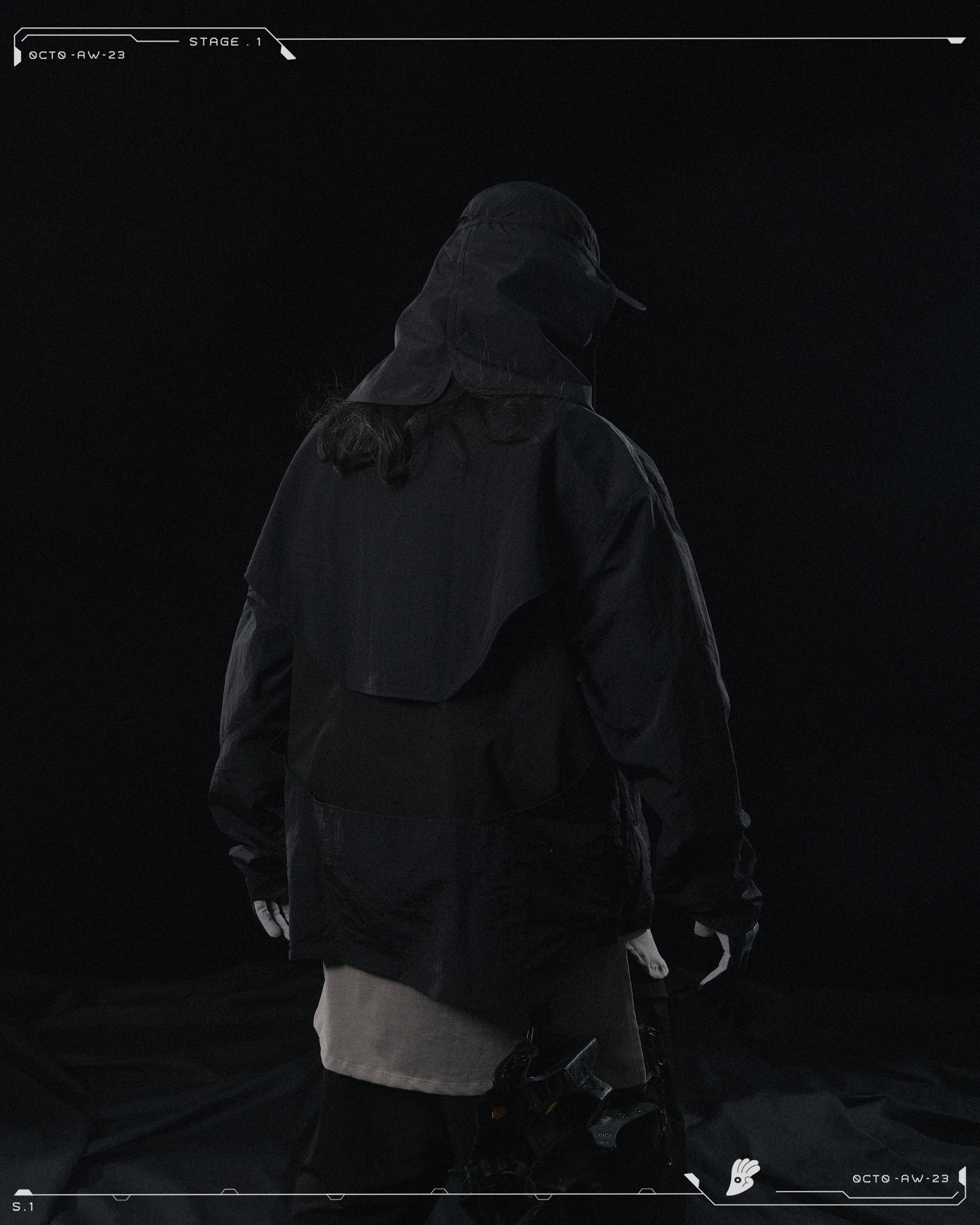 AW23 / 01 — T23-073  Trapezoidal Stereo Visor Shirt (Black)