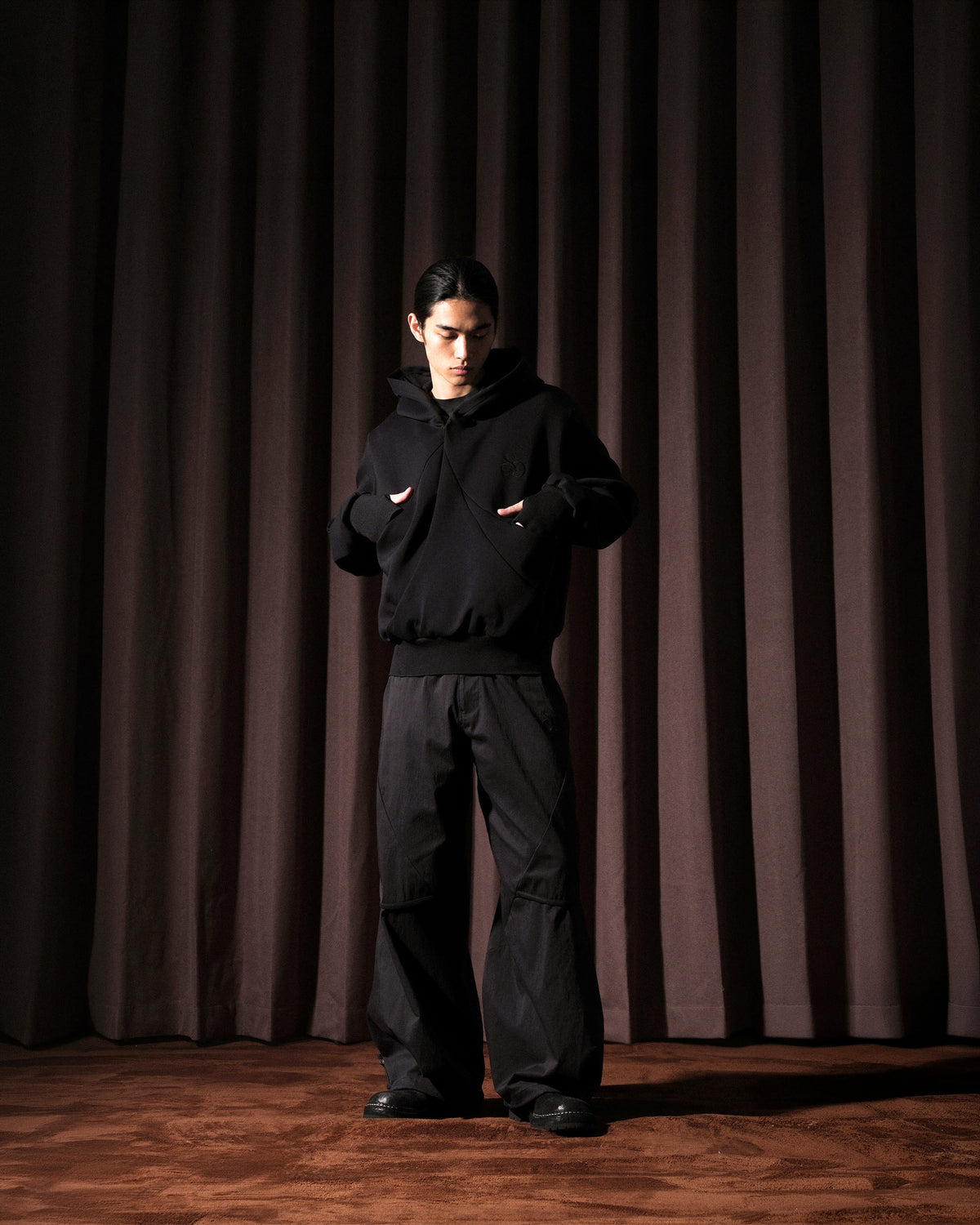 A26-SD1-H / Layered Arc Hoodie (Black)