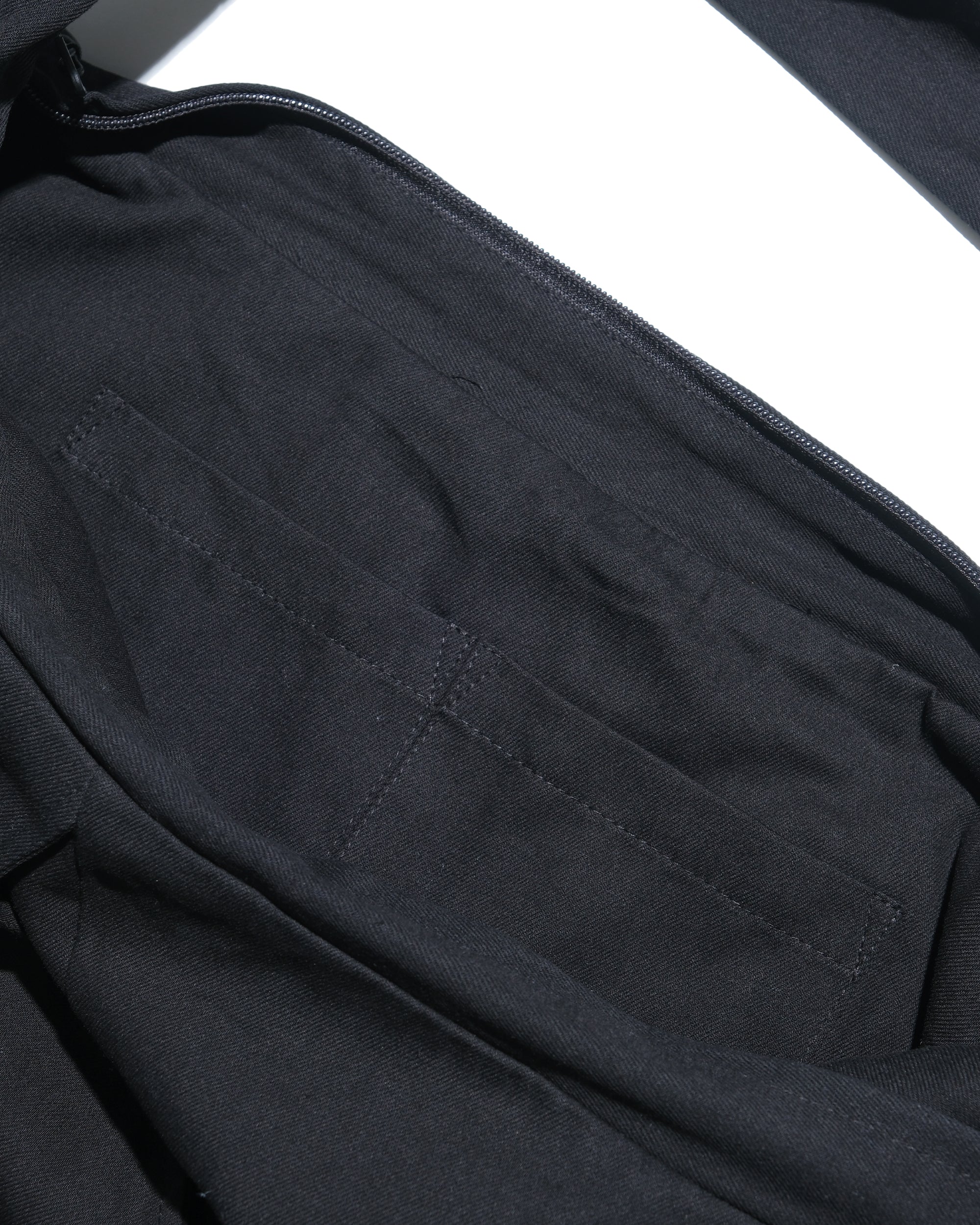C1/ A25-C01-B Flow Cross-Bag (Black)