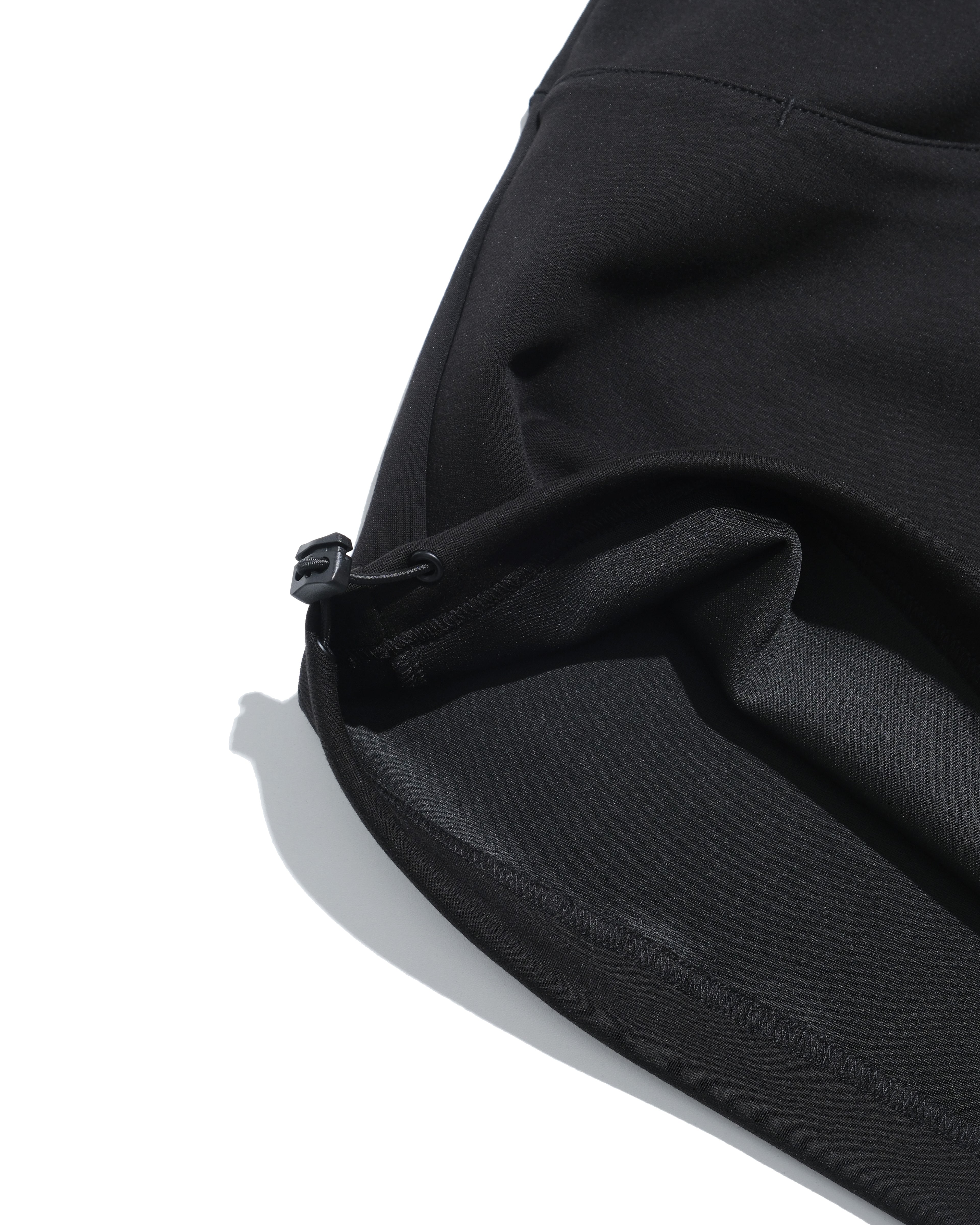 C2/ A25-C02-H Shifted Arc Pullover (Black)