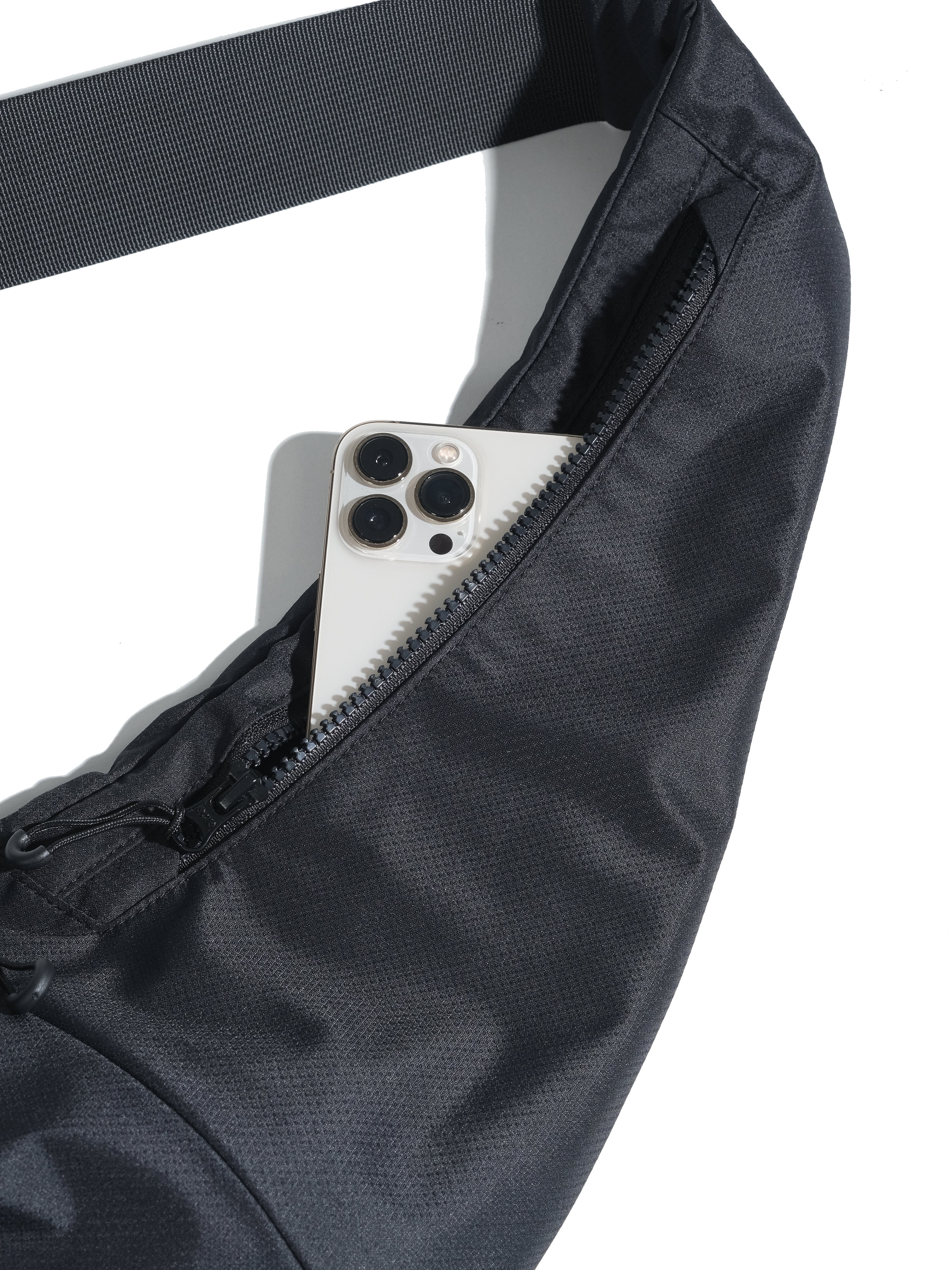 A25-OI-B OCTO X IONISM Strata Cross Bag (Black)