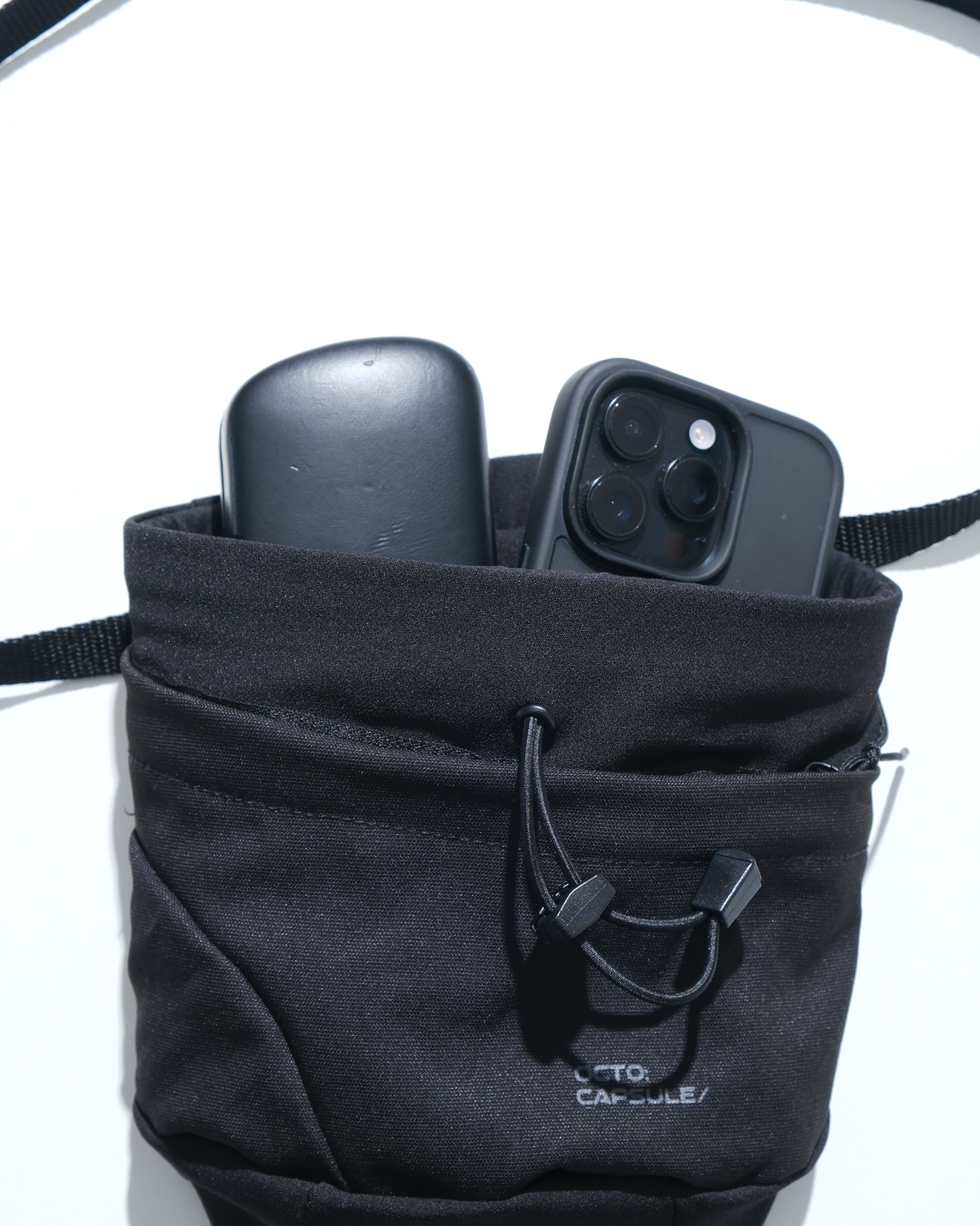 C2/ A25-C02-B Shifted Pouch Bag (Black)
