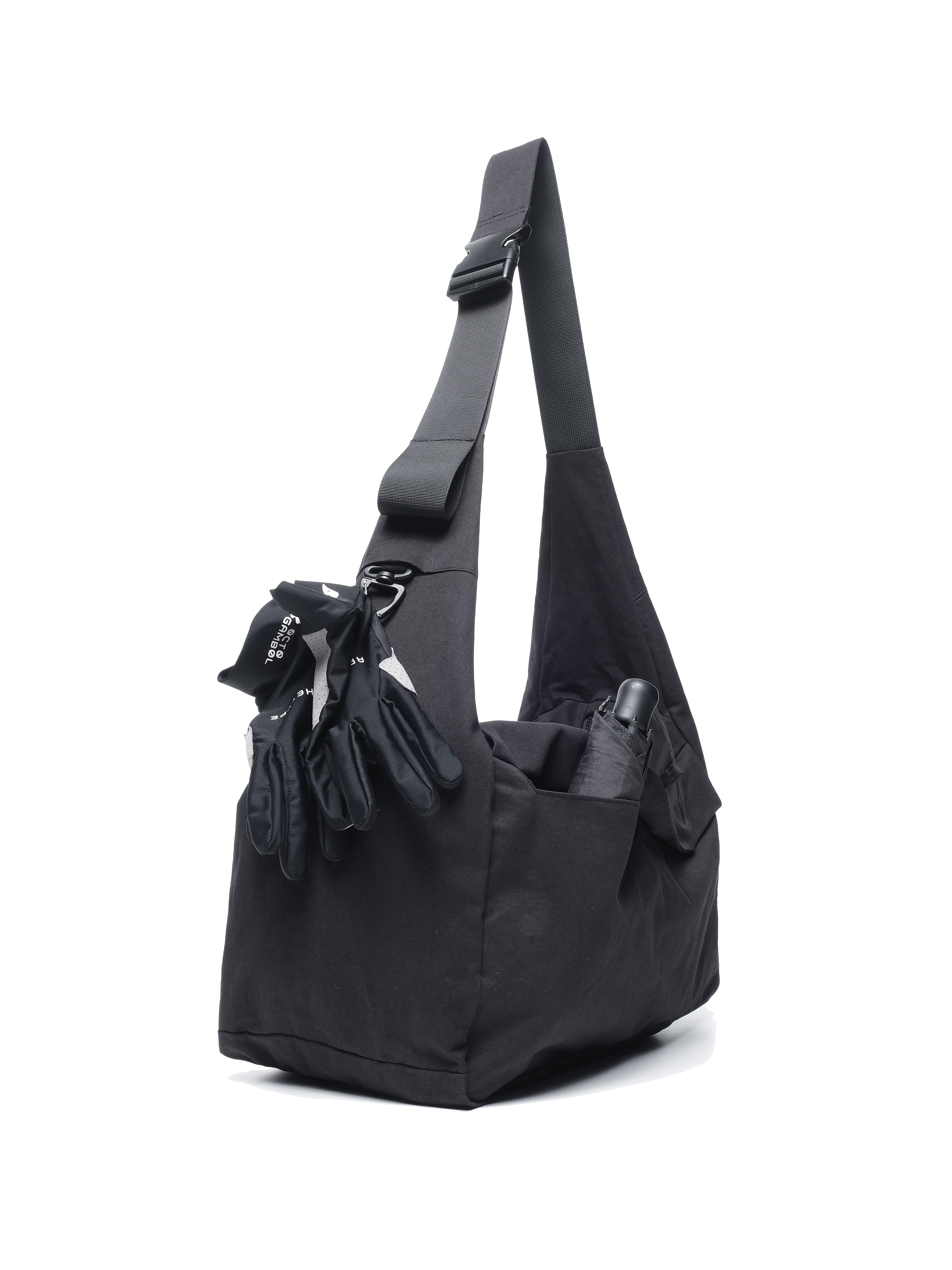C2/ S25-C02-B Offset Crossbag (Black)