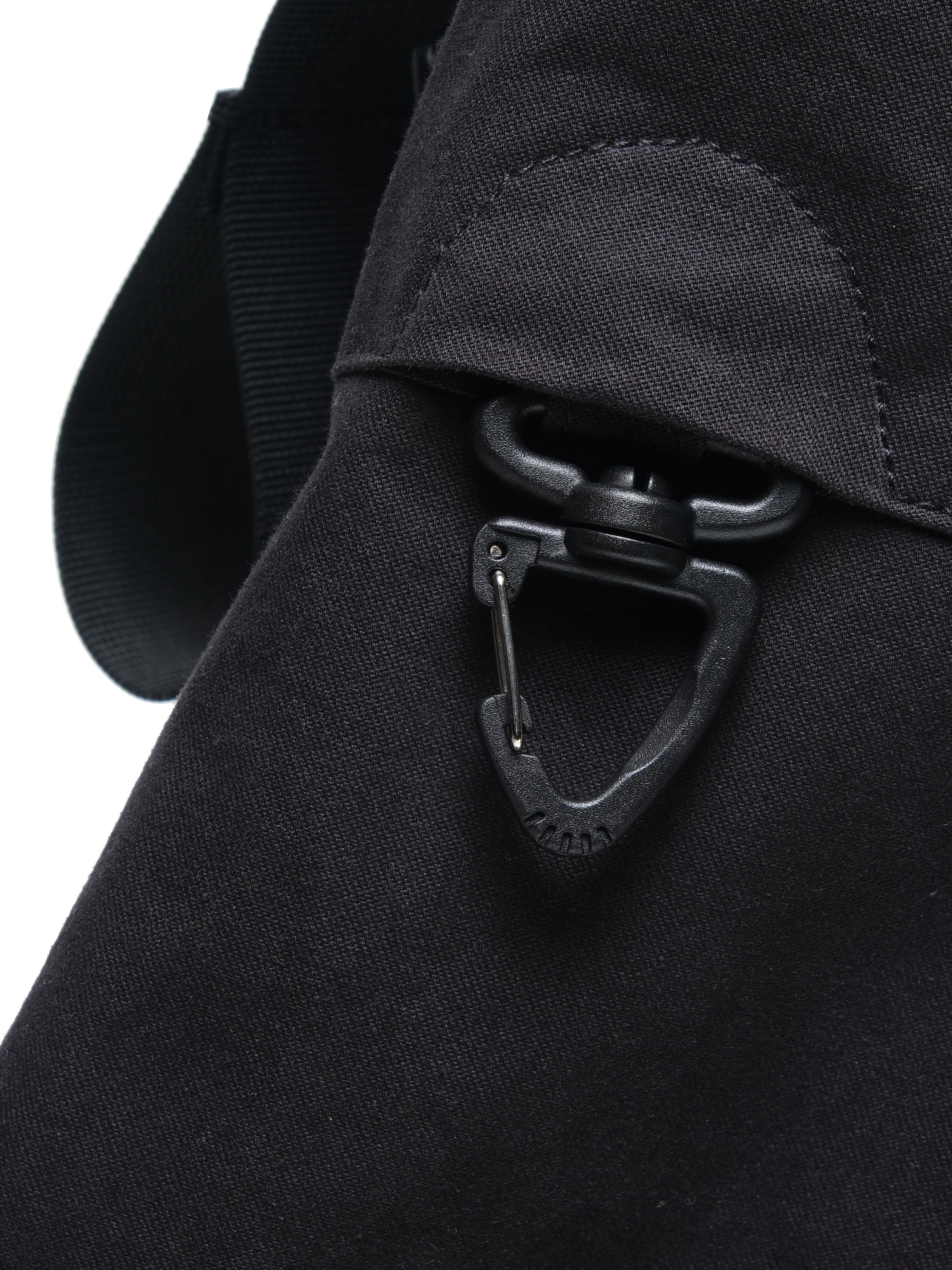 C2/ S25-C02-B Offset Crossbag (Black)