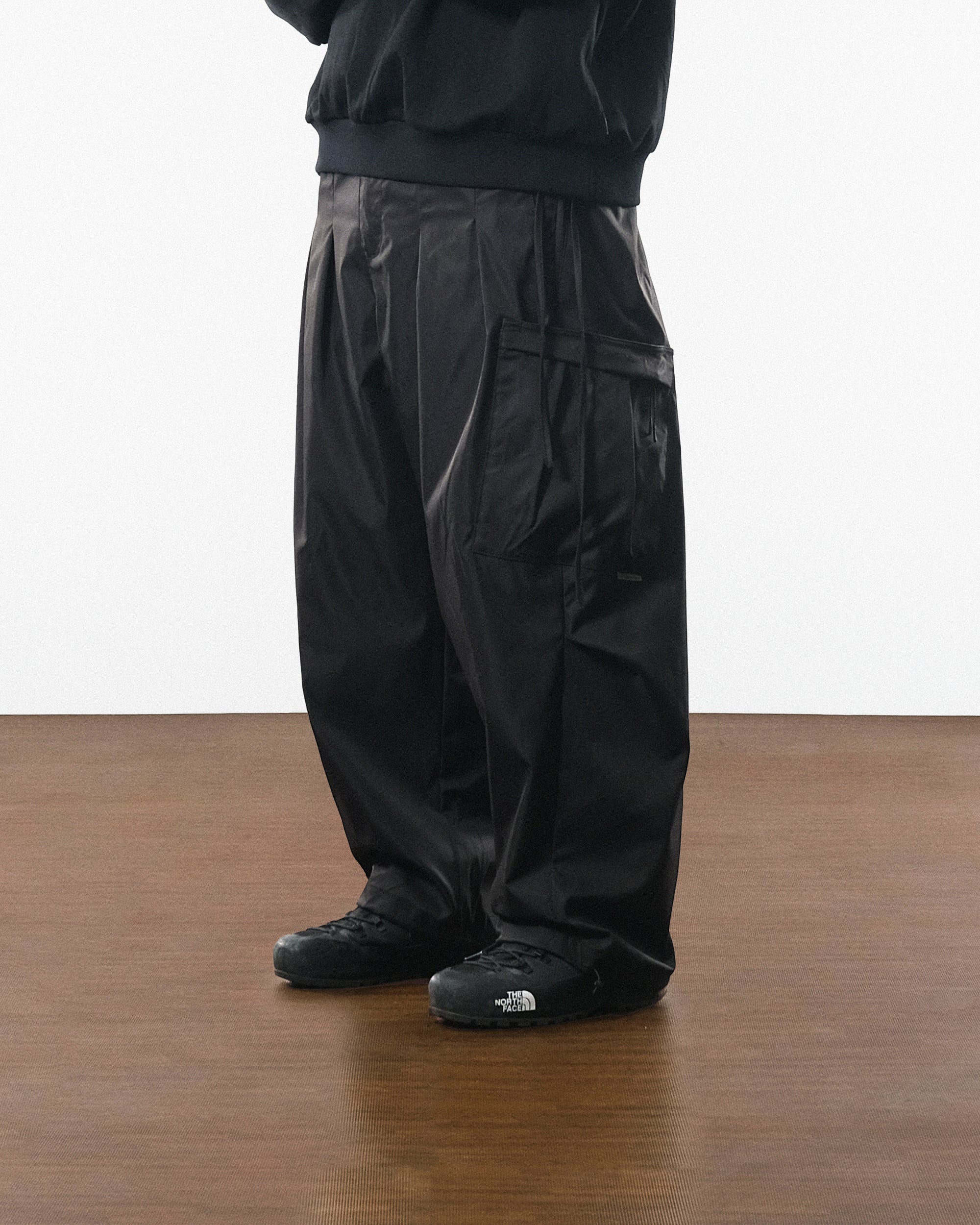 A24-CS-03-P Altitube Flare Pants (Black)