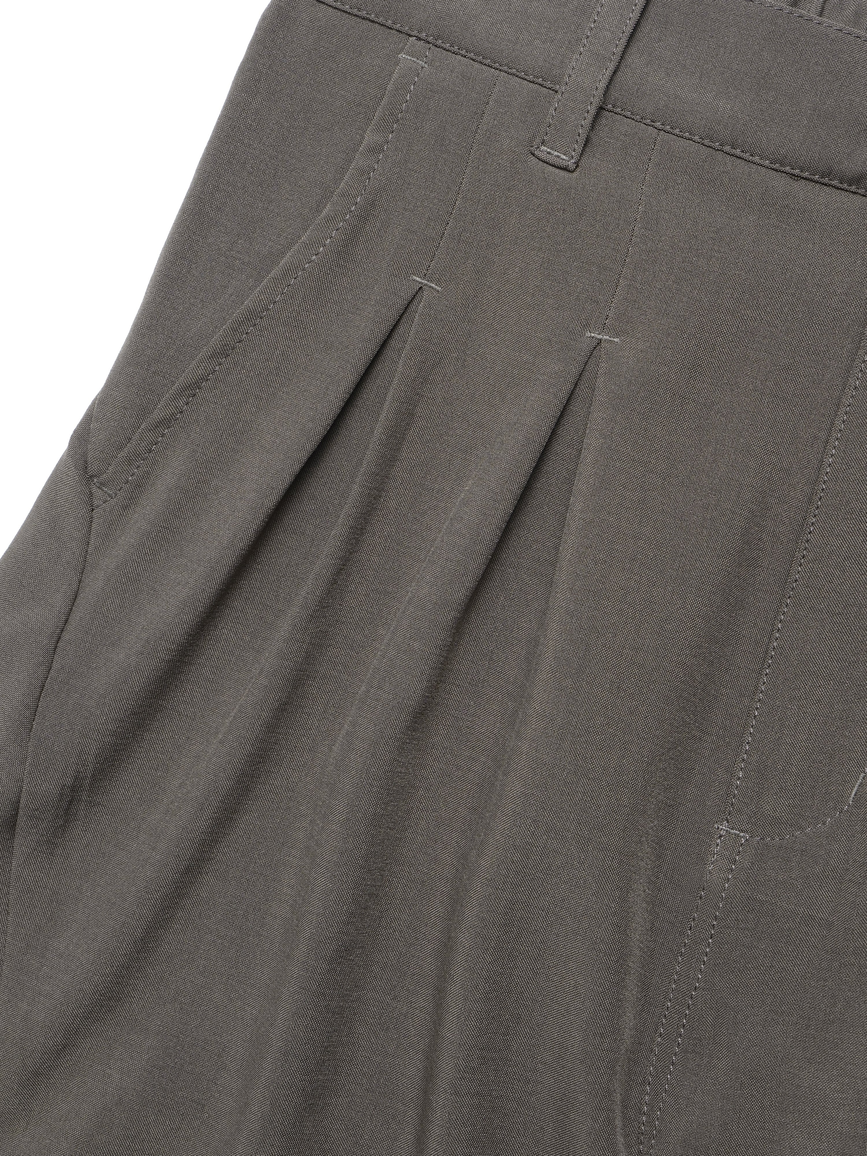C3/ S25-C03-S Relaxed Fit Suit Shorts (Brown)