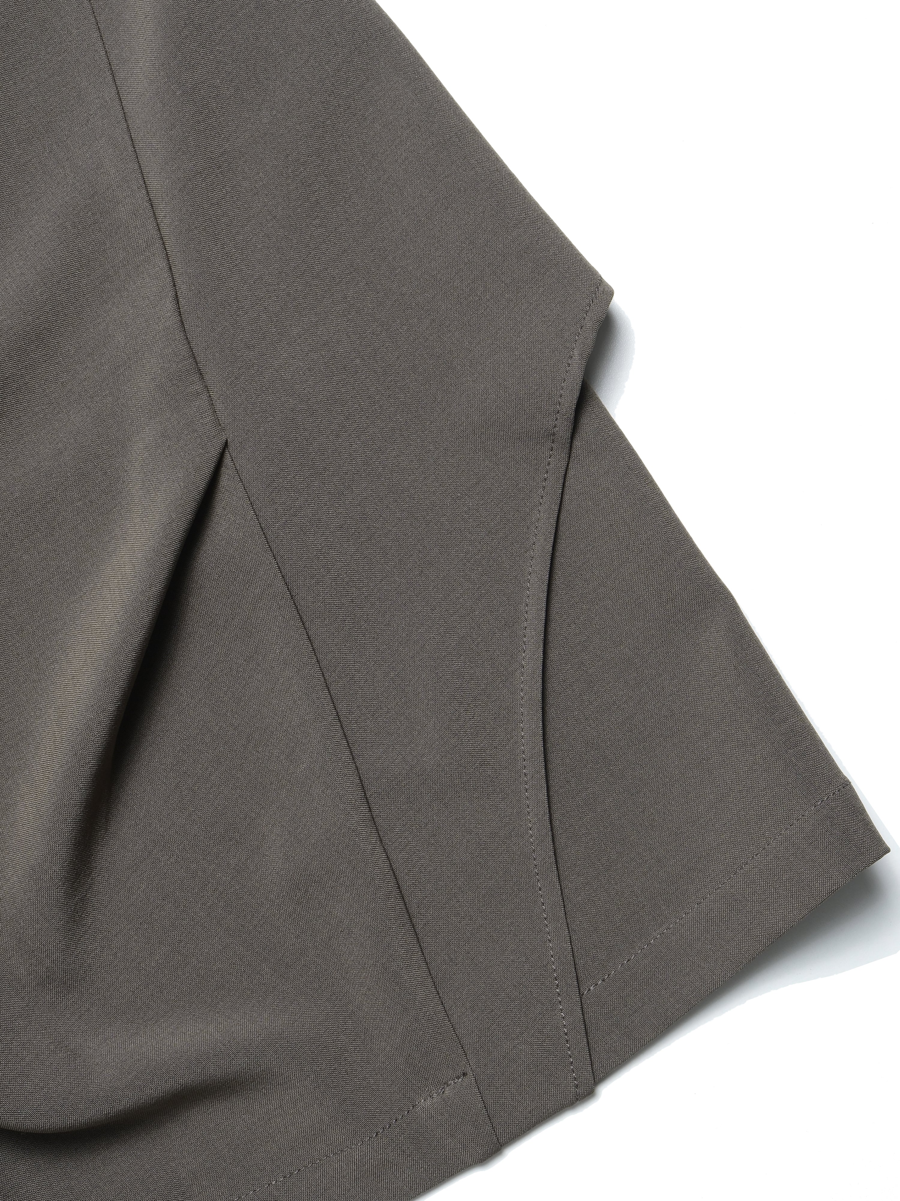 C3/ S25-C03-S Relaxed Fit Suit Shorts (Brown)