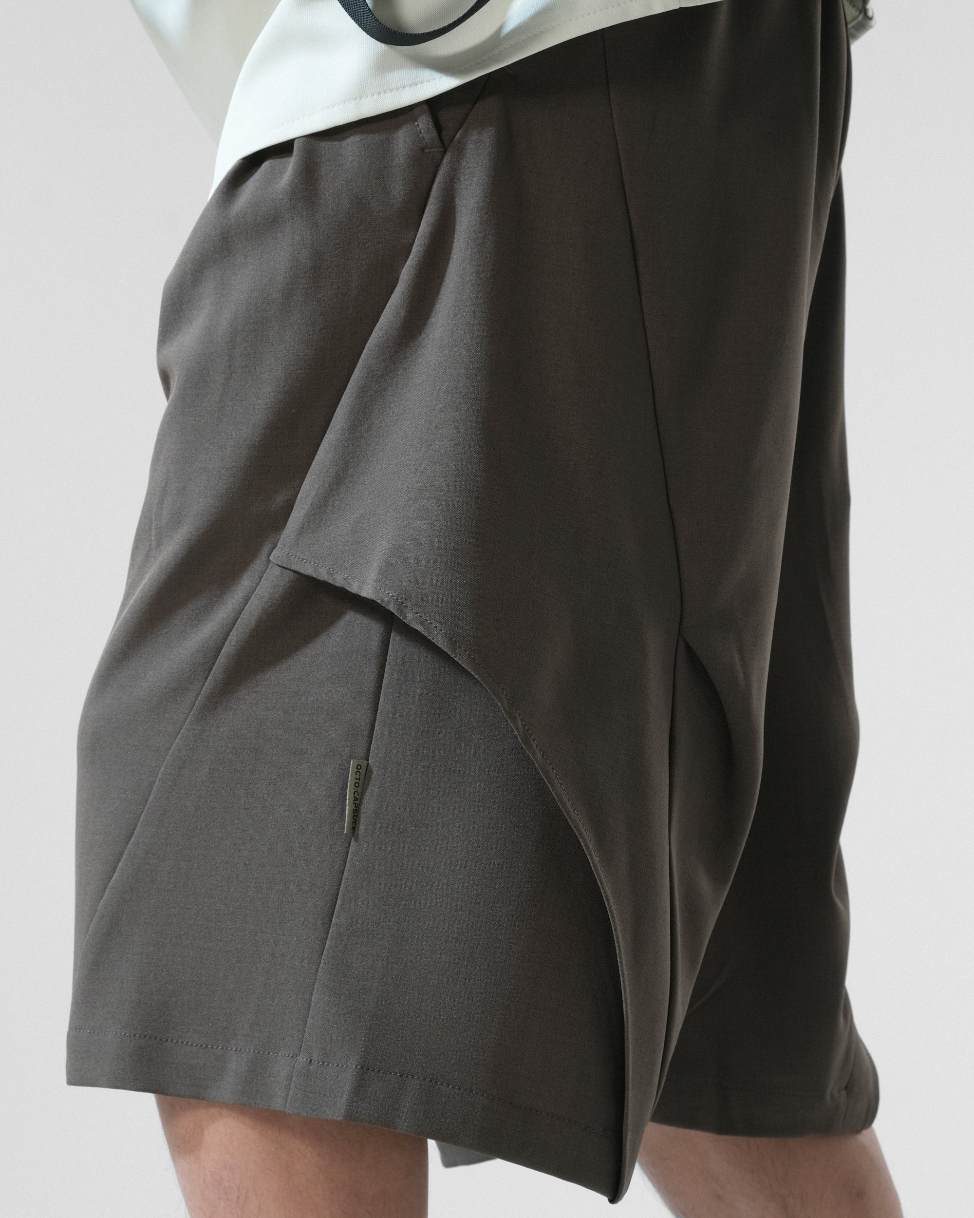 C3/ S25-C03-S Relaxed Fit Suit Shorts (Brown)