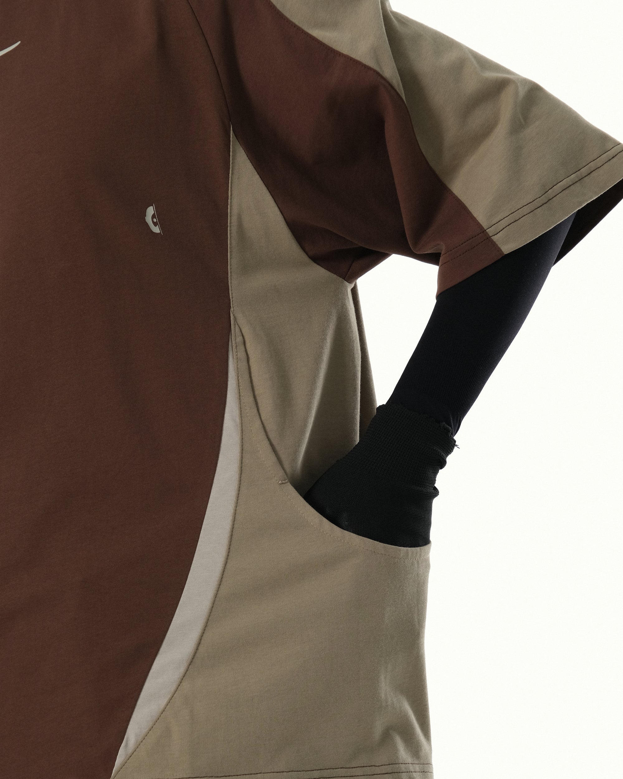 C1/ S25-C01-T2 Three combo T-shirt (Brown)