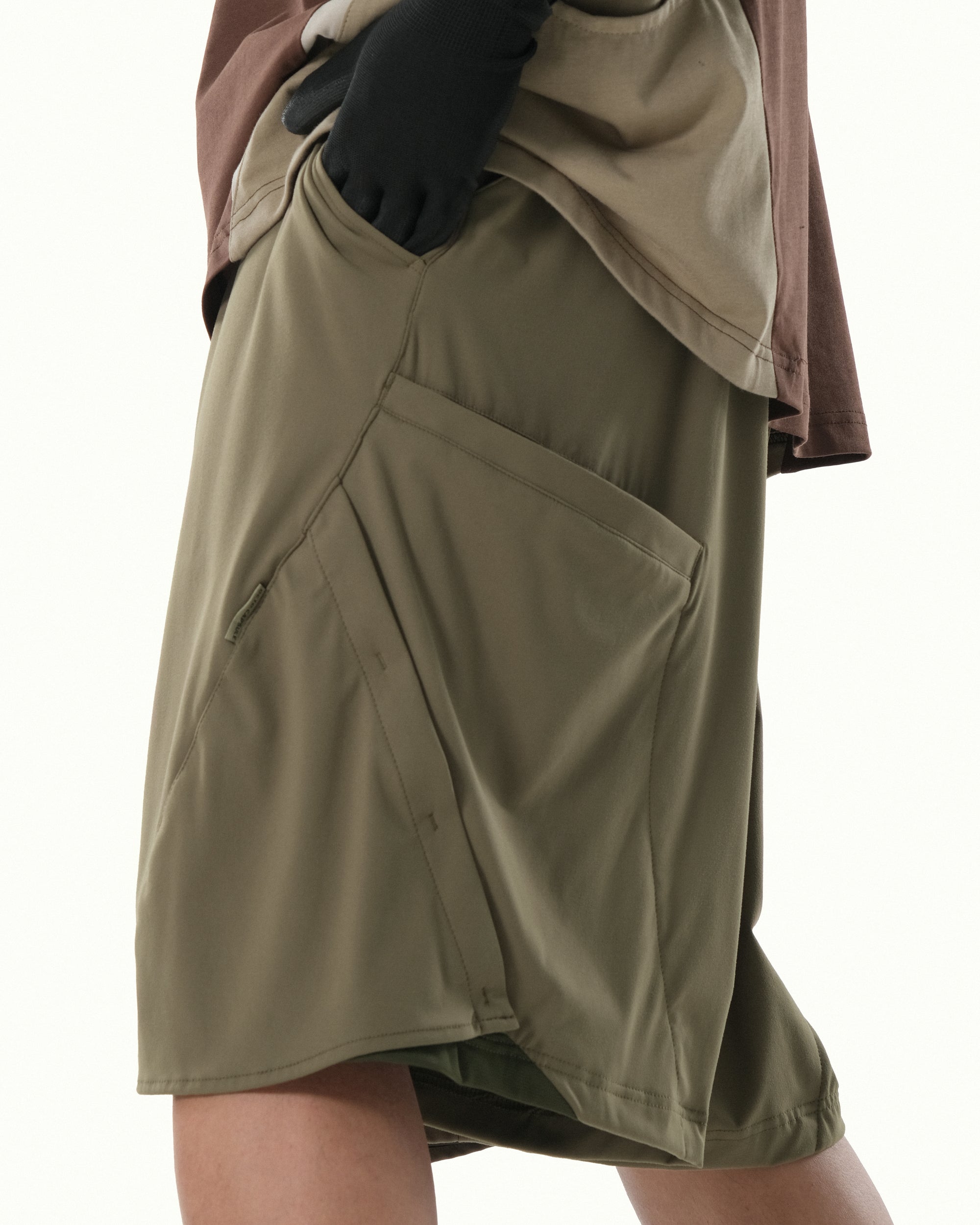 C1/ S25-C01-S Breathable sport shorts (Sand Green)