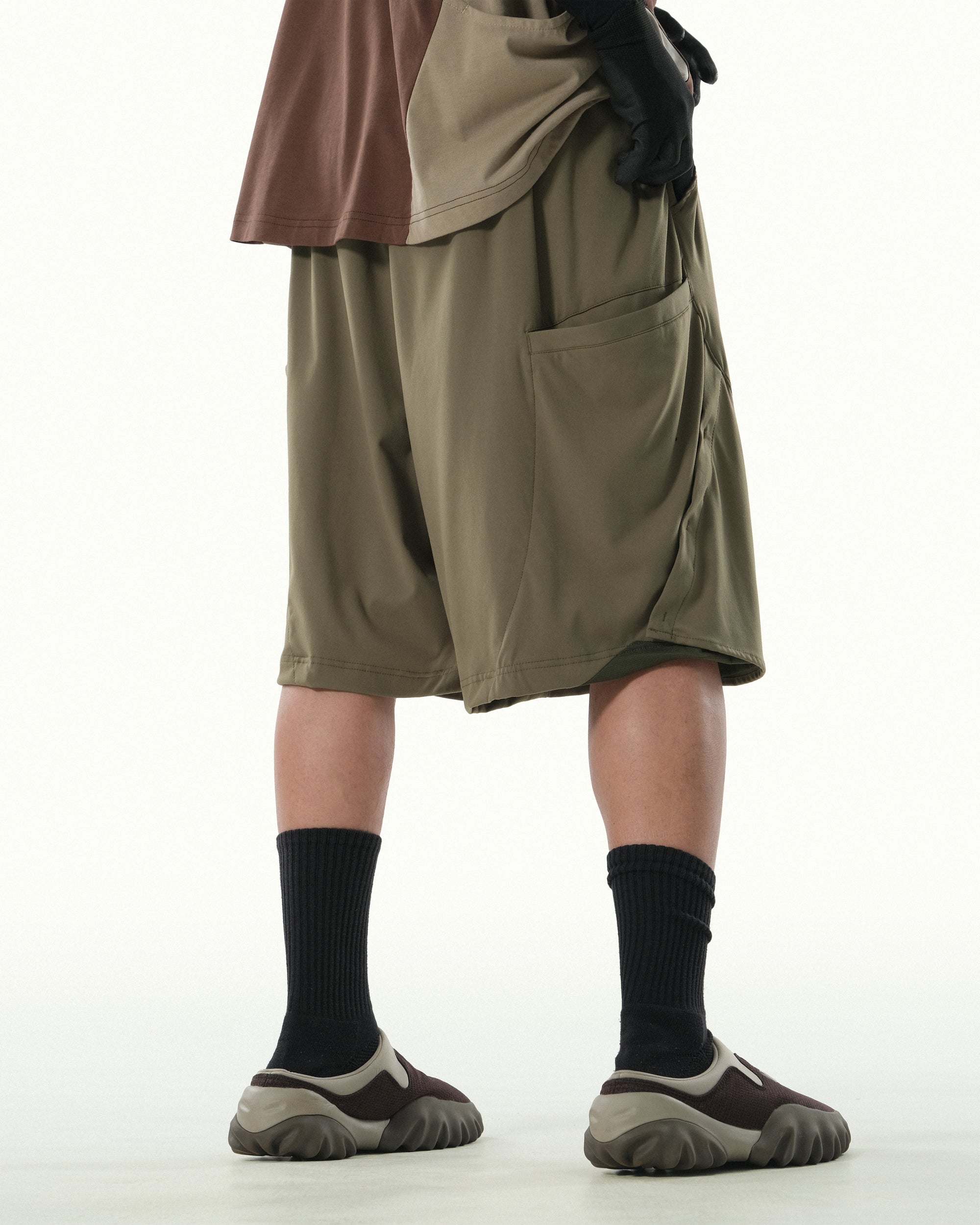 C1/ S25-C01-S Breathable sport shorts (Sand Green)