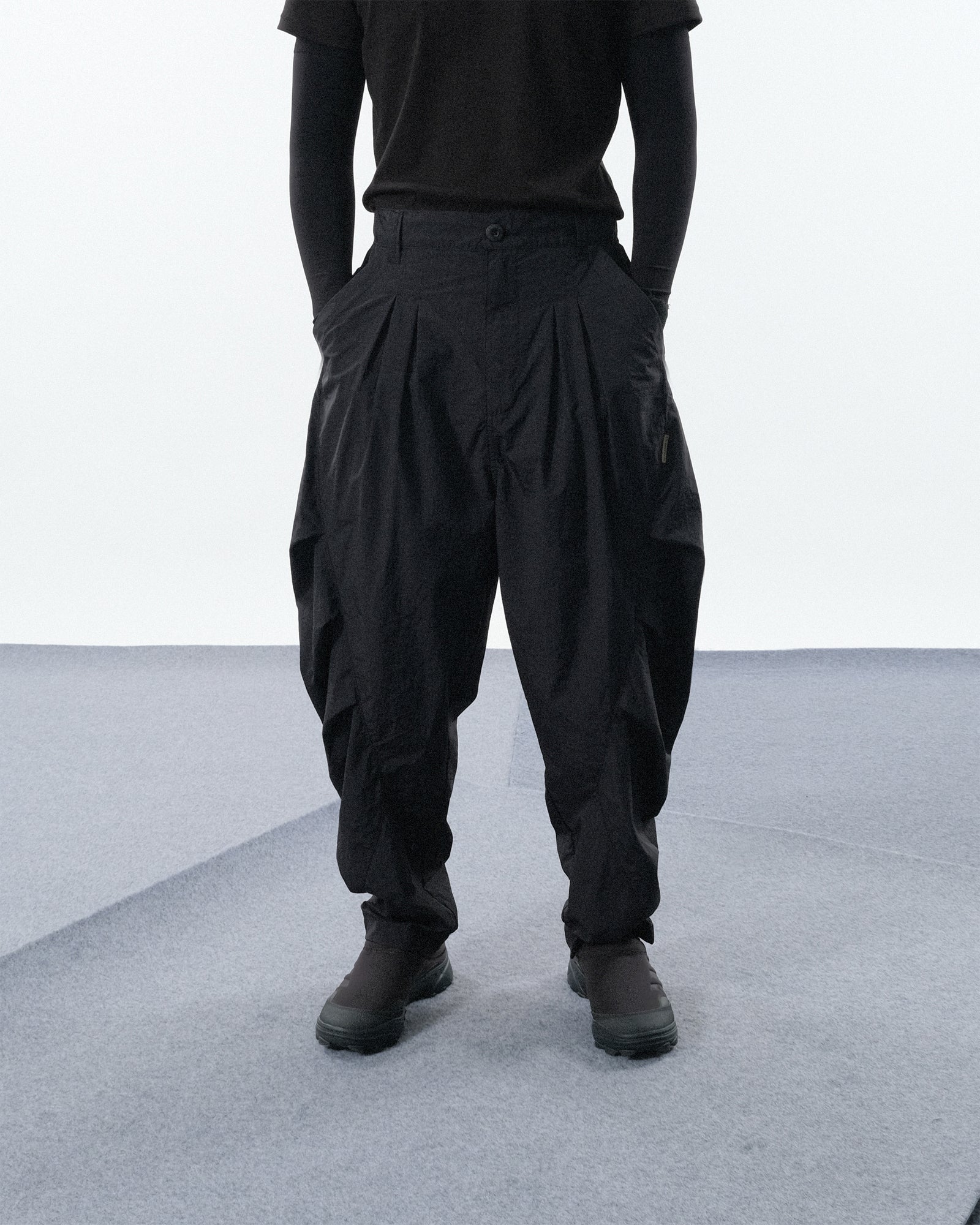 S24 / C-01P  TYPE OF SCALE Orb Pants (Black)