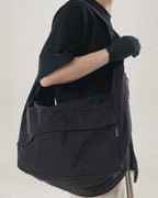 C2/ S25-C02-B Offset Crossbag (Black)