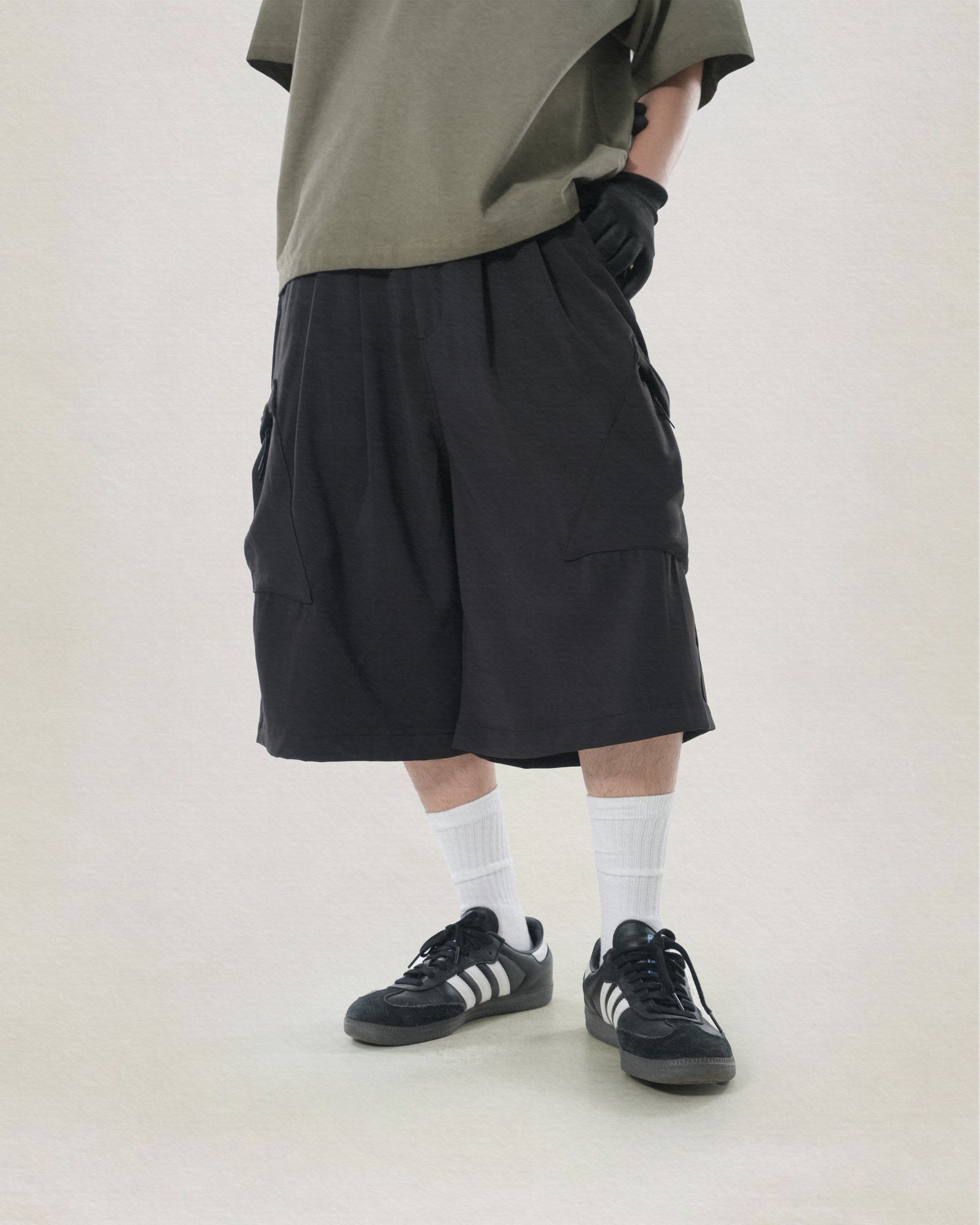 C2/ S25-C02-S Offset Shorts (Black)