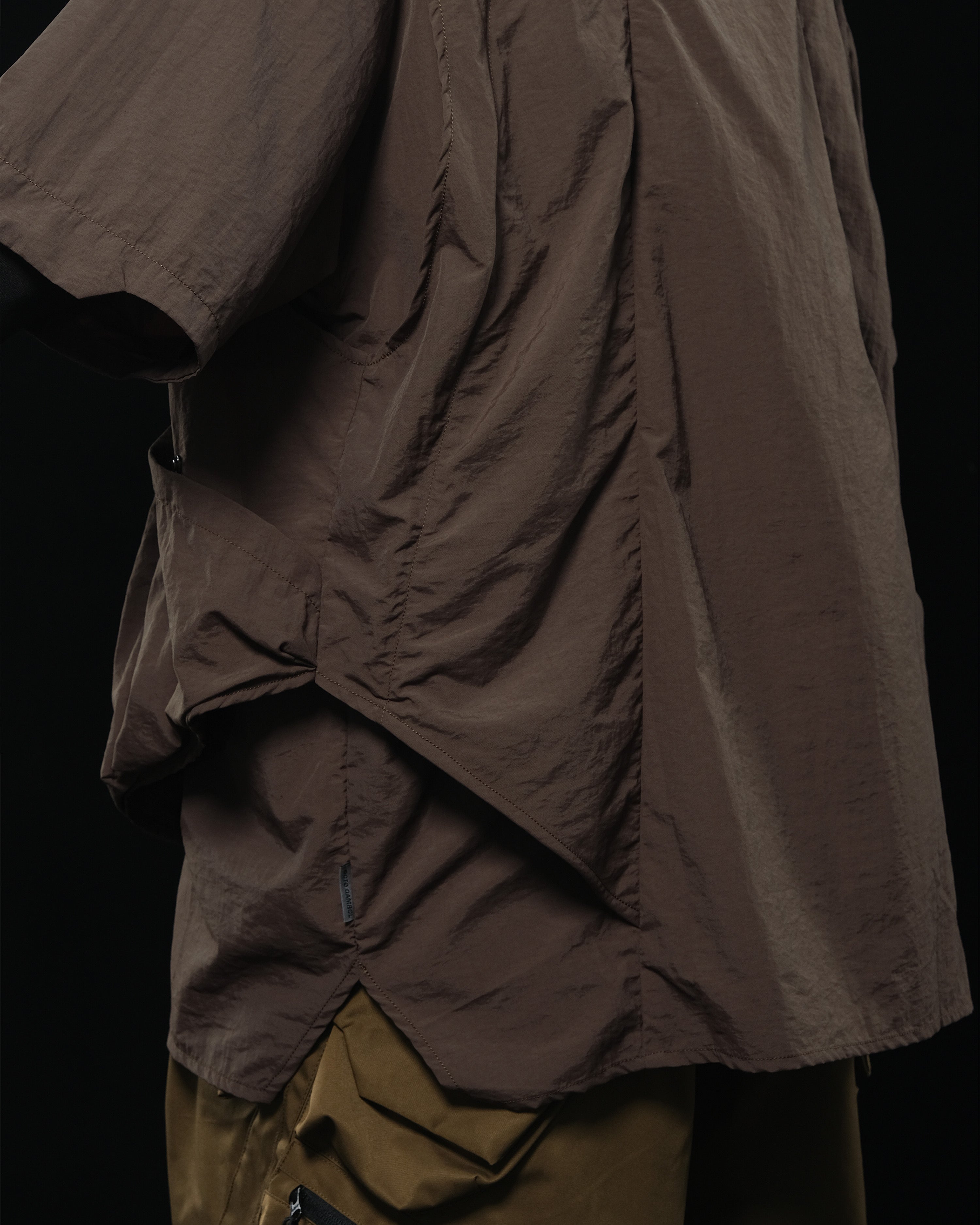SS23 / 13 — T23-072 All-in-one Vest Shirt (Brown)