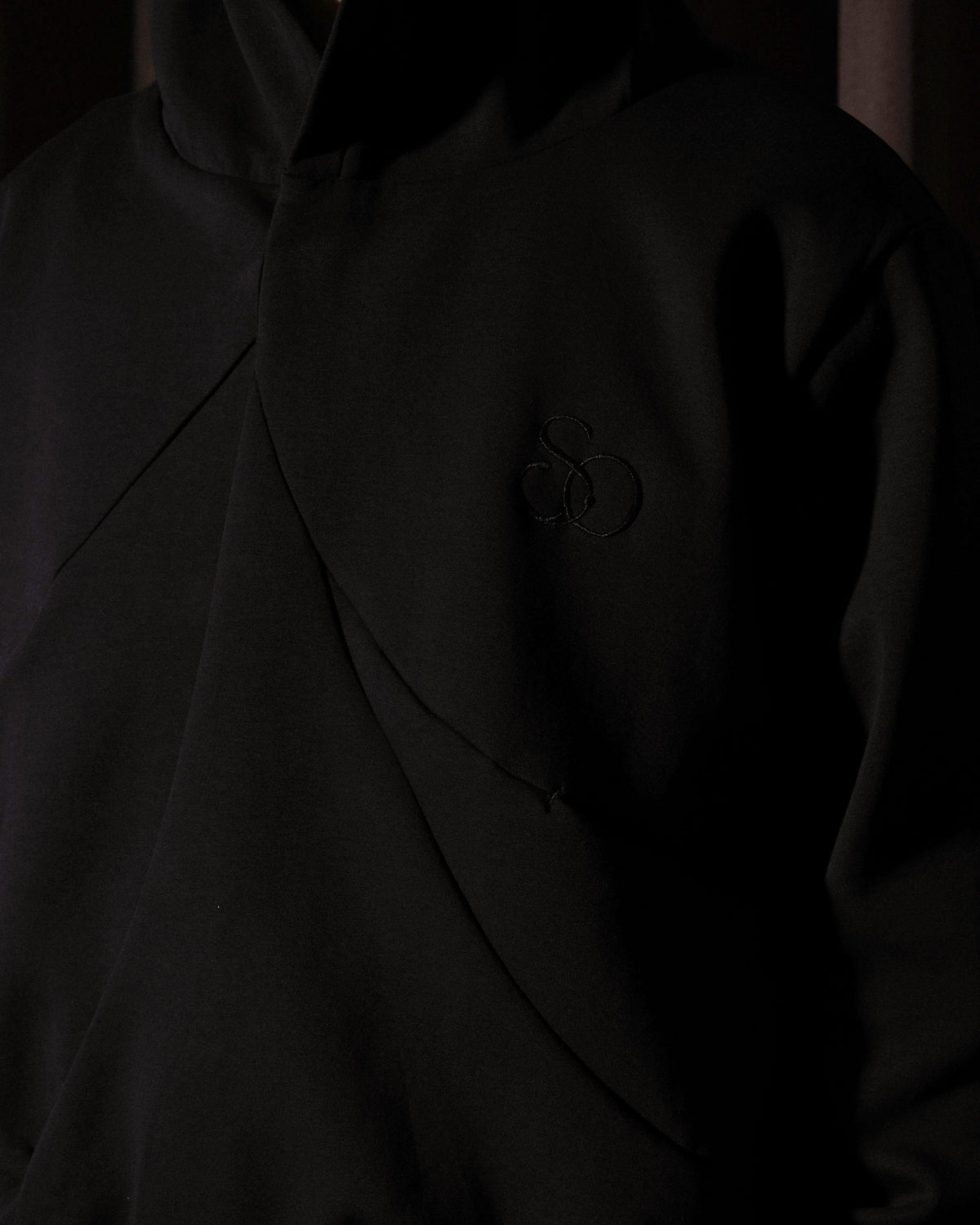 A26-SD1-H / Layered Arc Hoodie (Black)