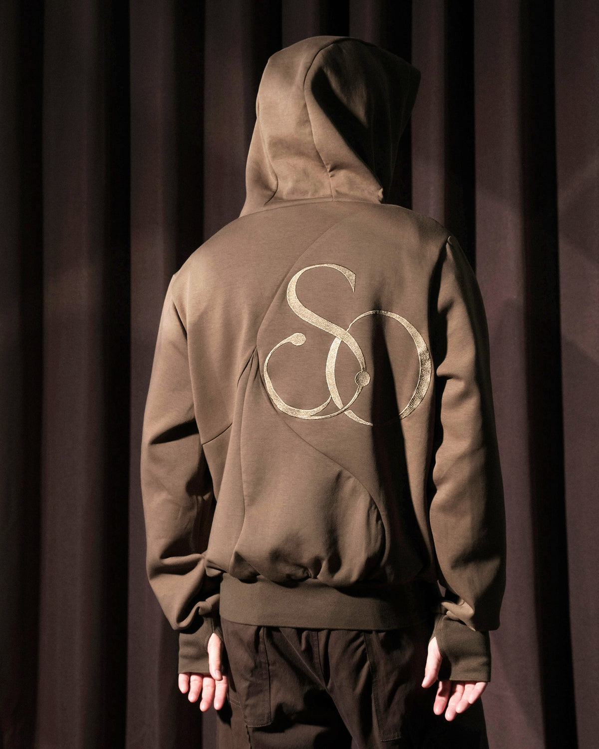 A26-SD1-H / Layered Arc Hoodie (Brown)