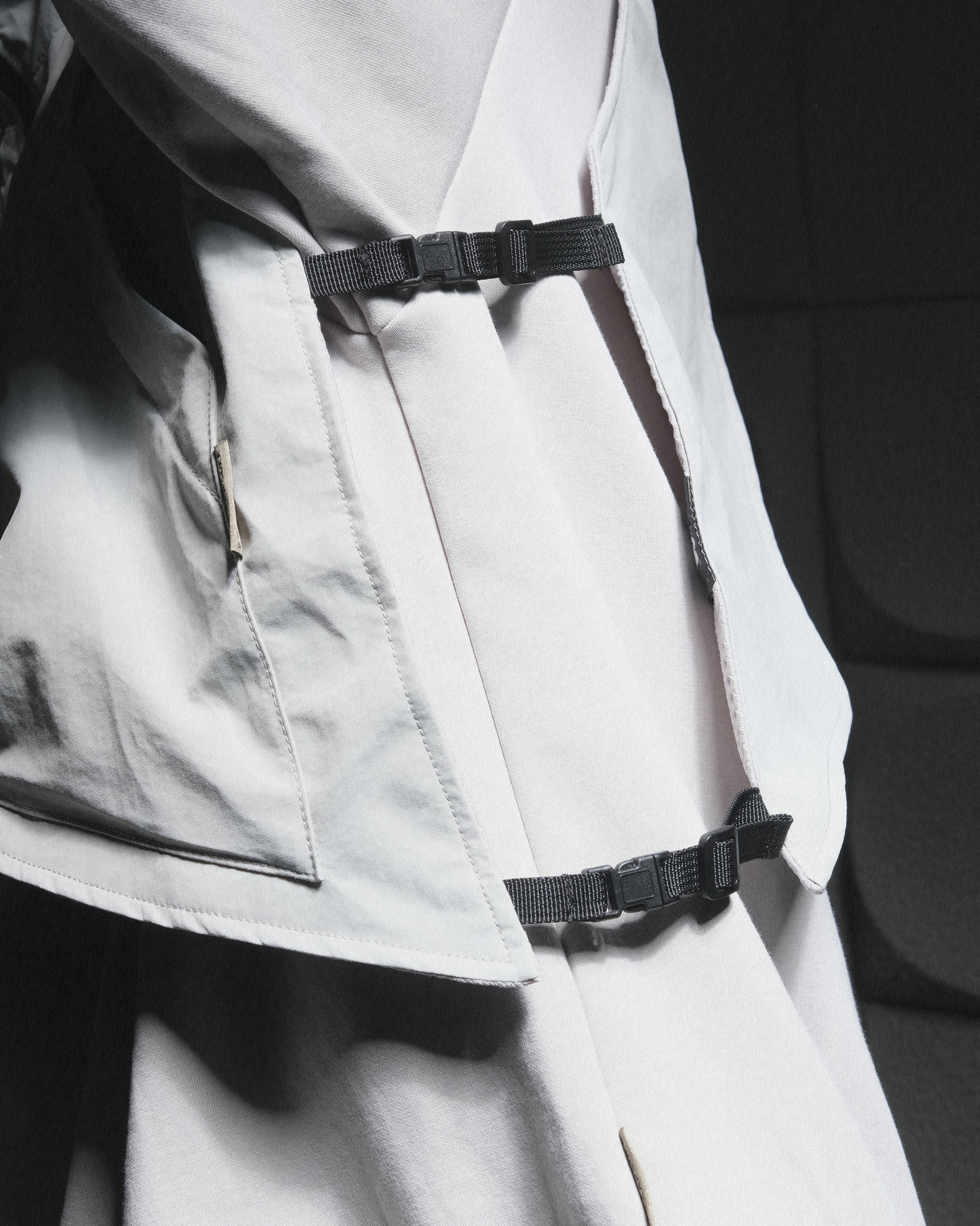 A24-CS-01-O    Futuristic Vest (Bright Grey)