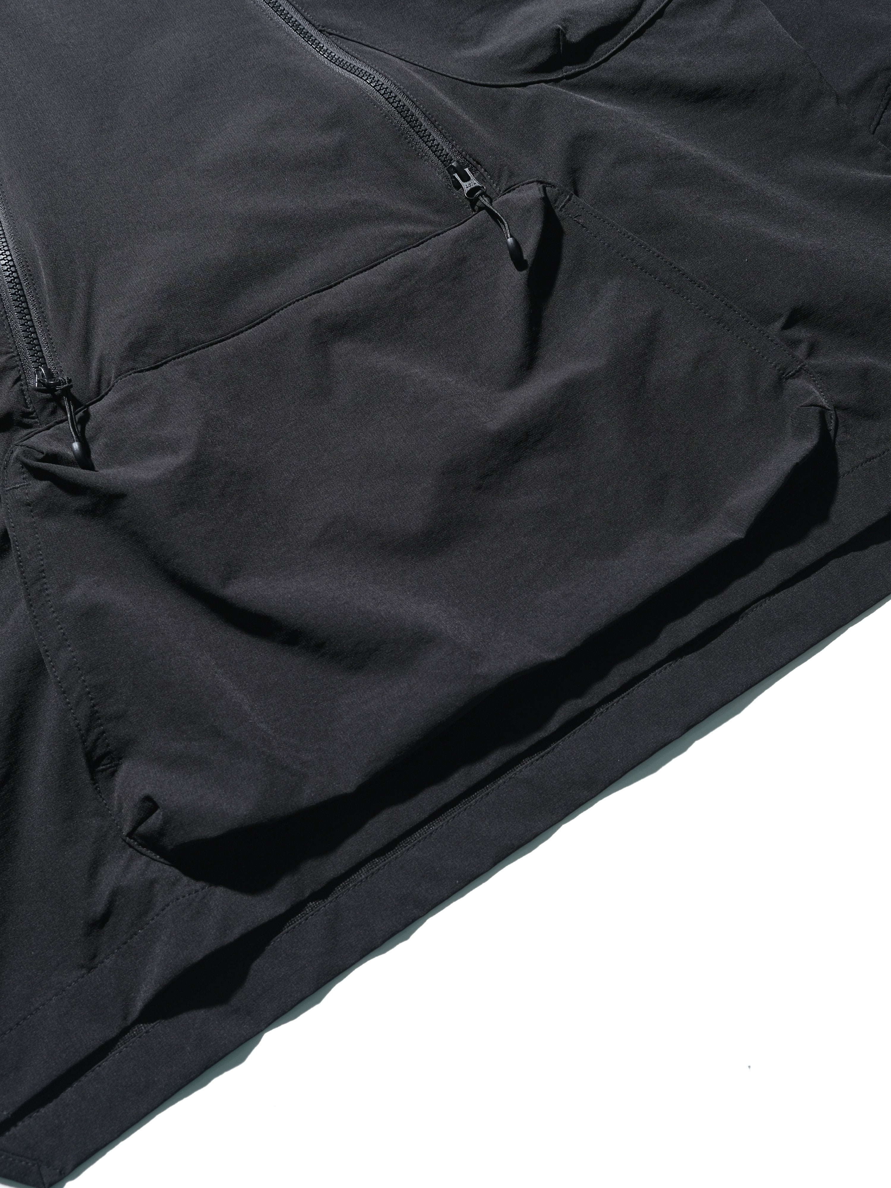 AW23 / 13 — T23-075  Built-in Tornado Pullover (Black)