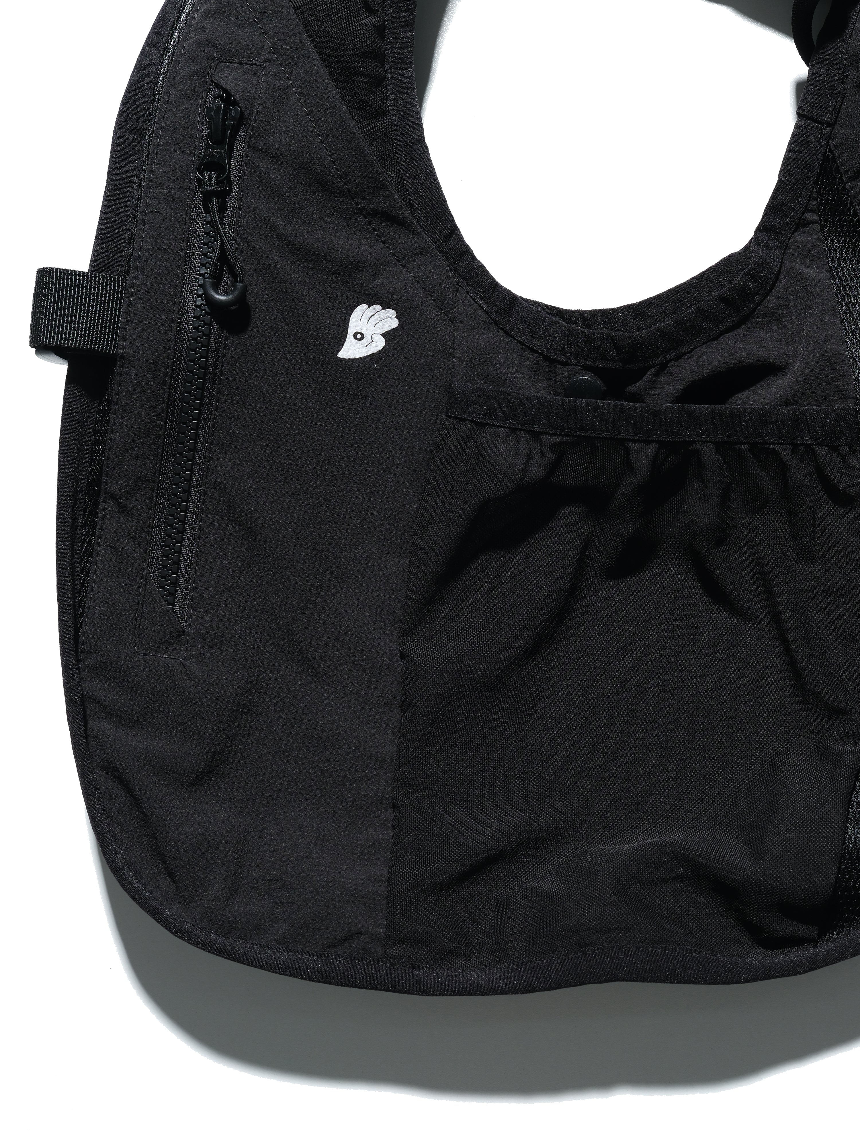 S24  / 18 —  O-03  Maneuverable Mighty Form Vest (Black)