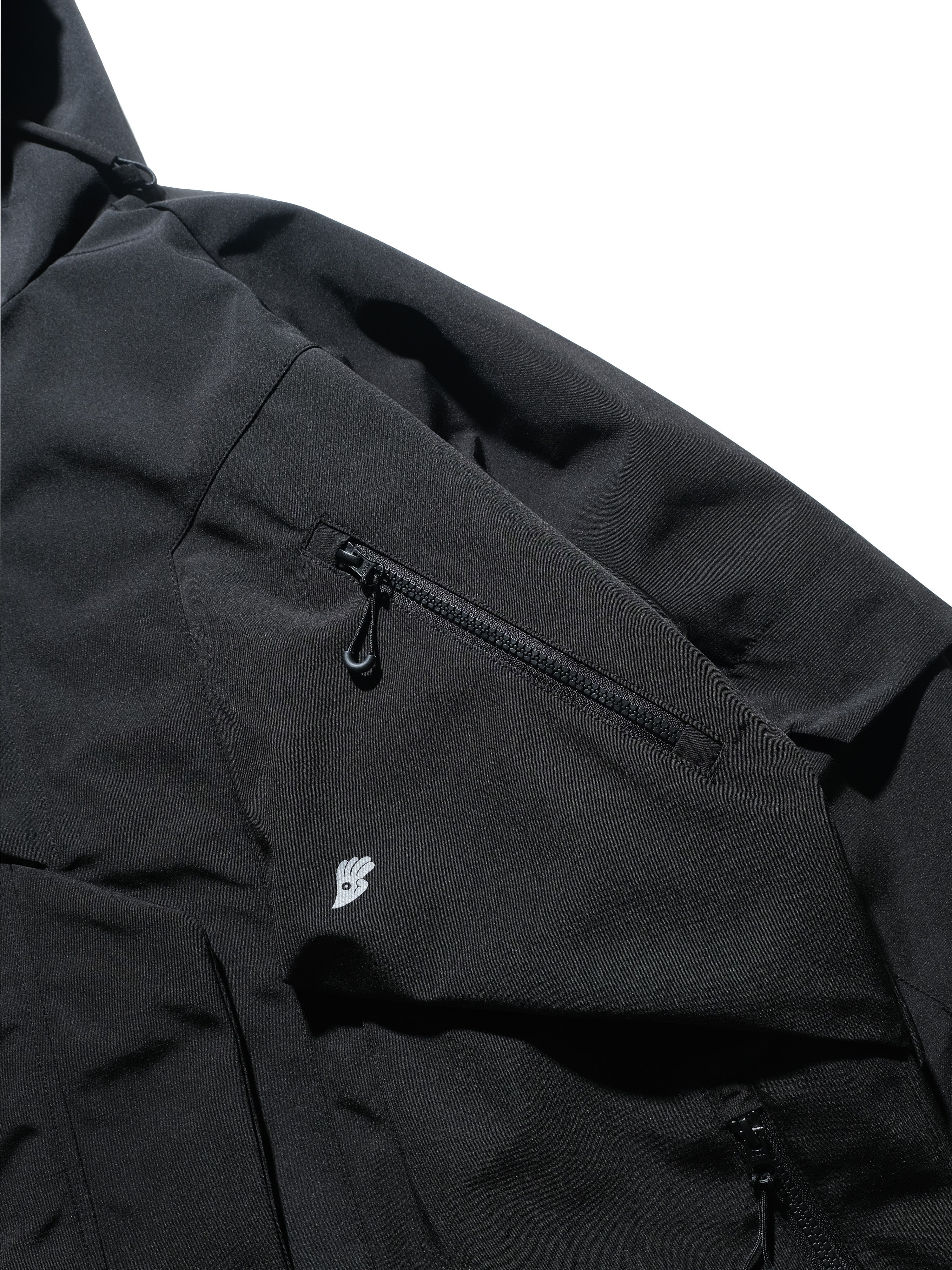 AW23 / 08 —J23-028  Radial Visor Windbreaker (Black)
