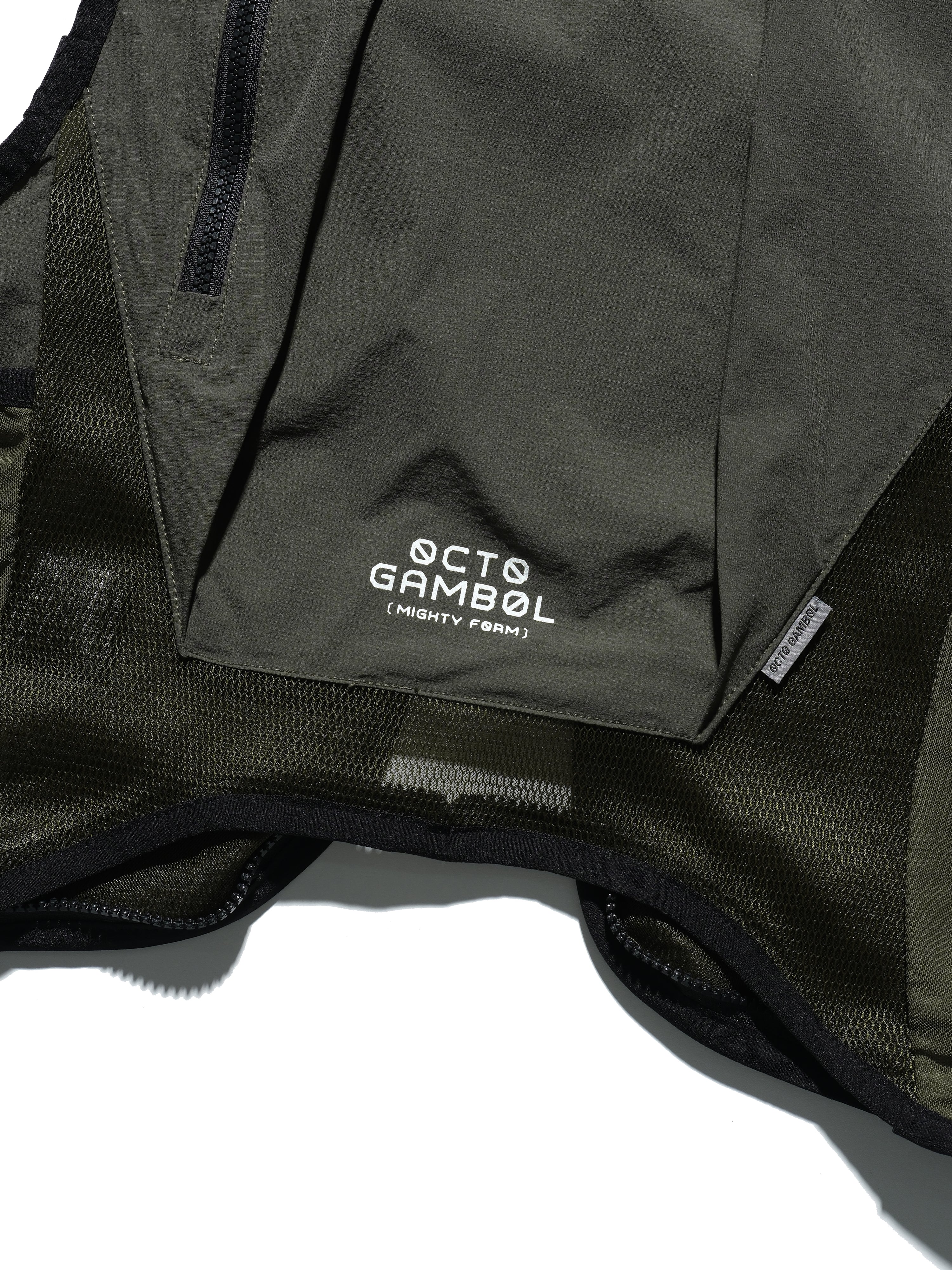 S24  / 18 —  O-03  Maneuverable Mighty Form Vest (Green)