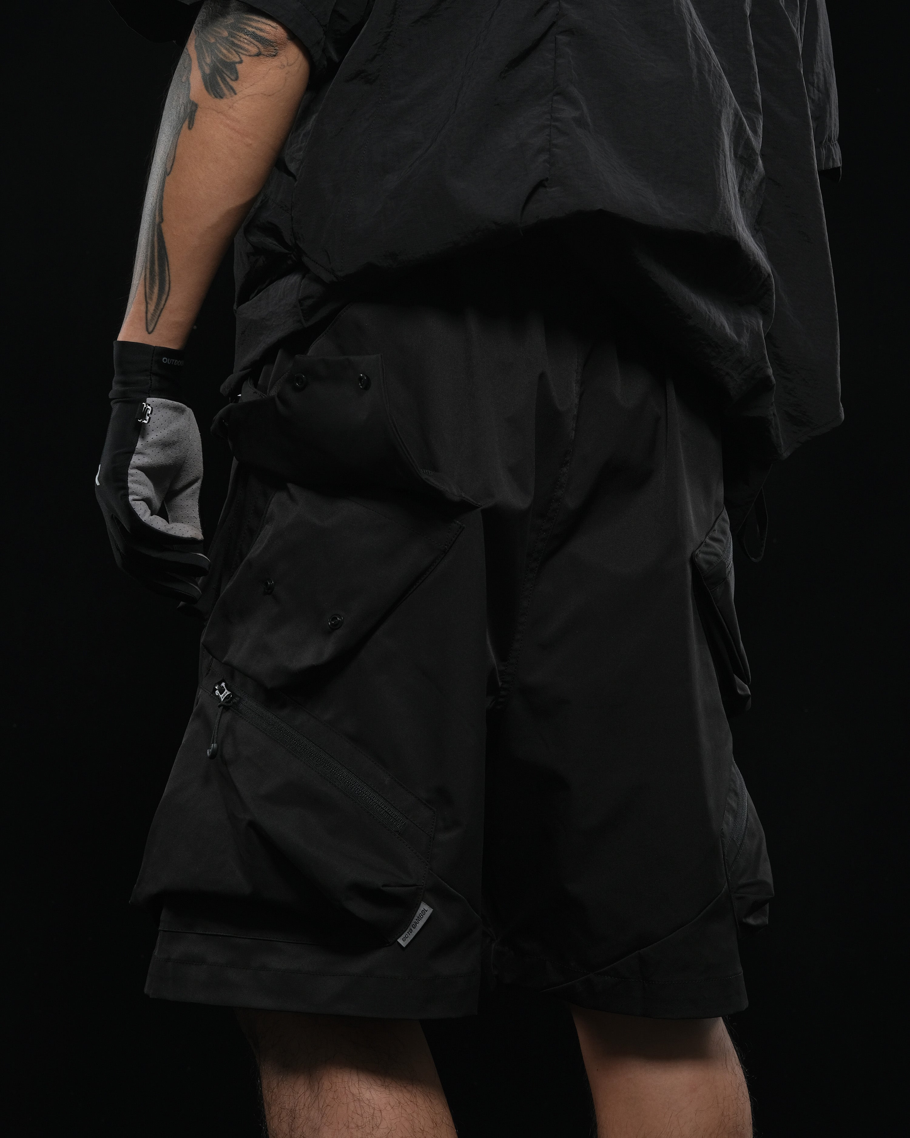 SS23 / 14 —  S23-070 Penetrate Pocket Shorts  (Black)