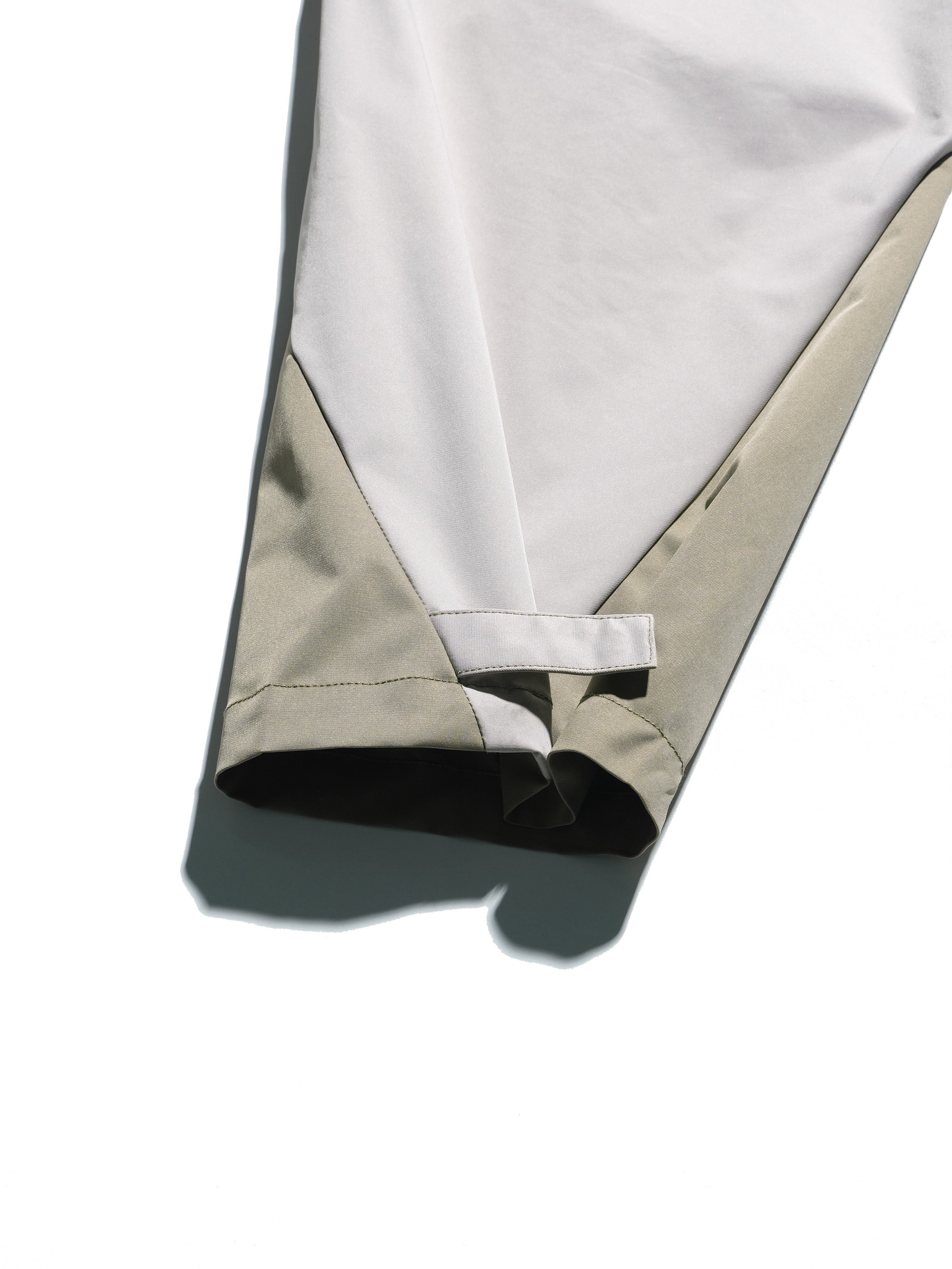 Capsule 02 / CSP-126 Discrete Nylon Pants   (Sand Green)