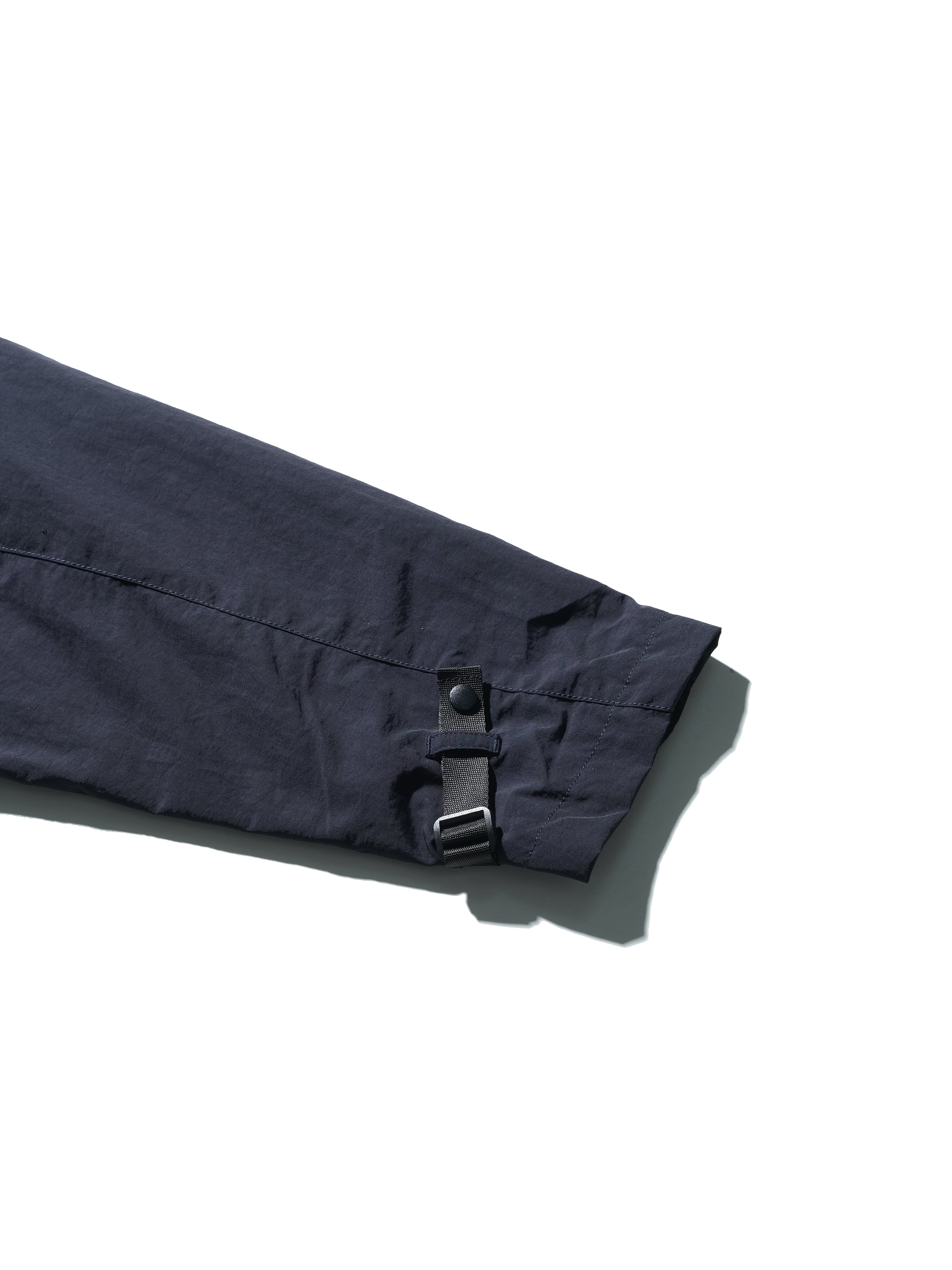 AW23 / 10 — T23-076  Detachable Mighty form Windbreaker (Navy)