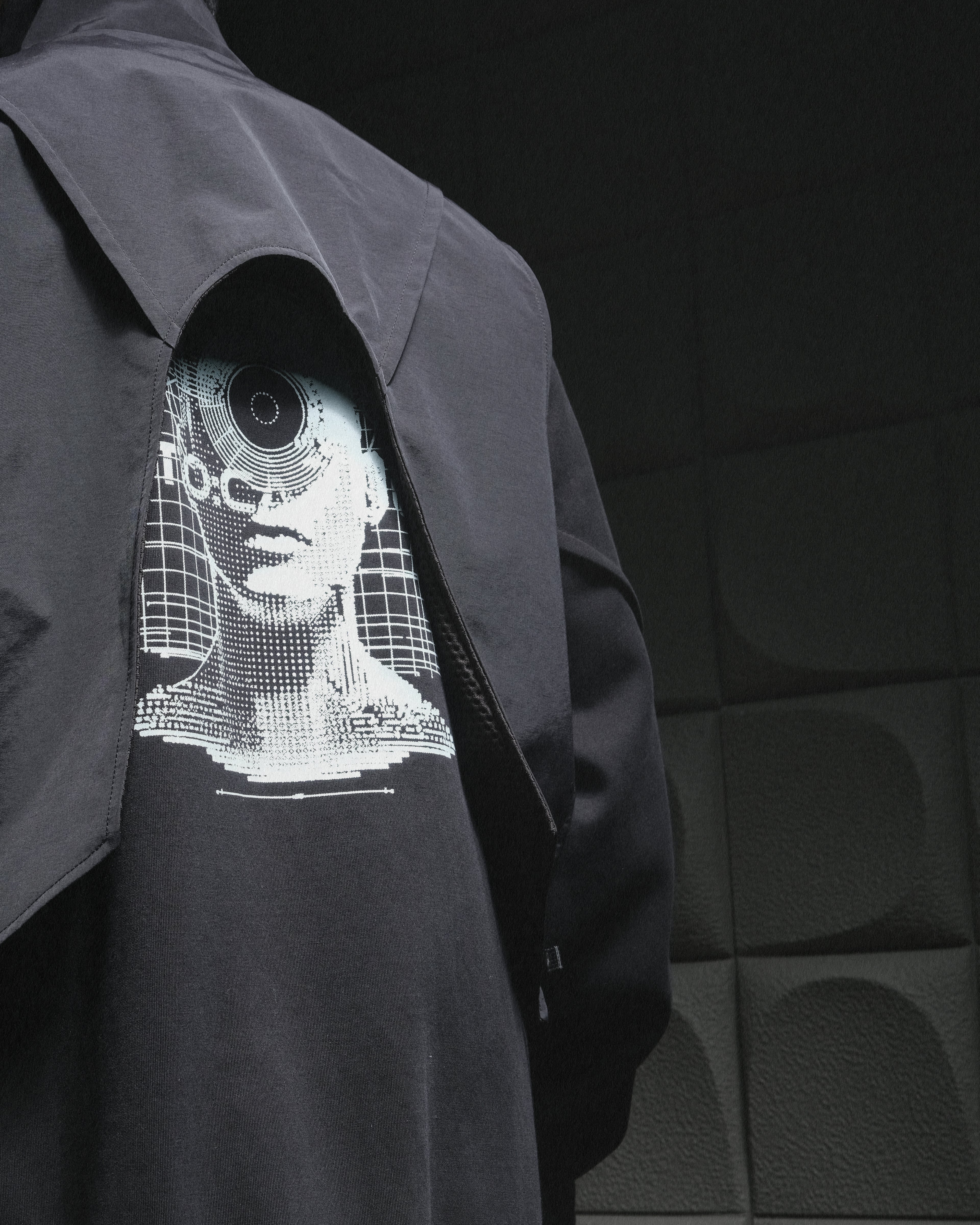 A24-CS-01-O   Futuristic Vest (Black)